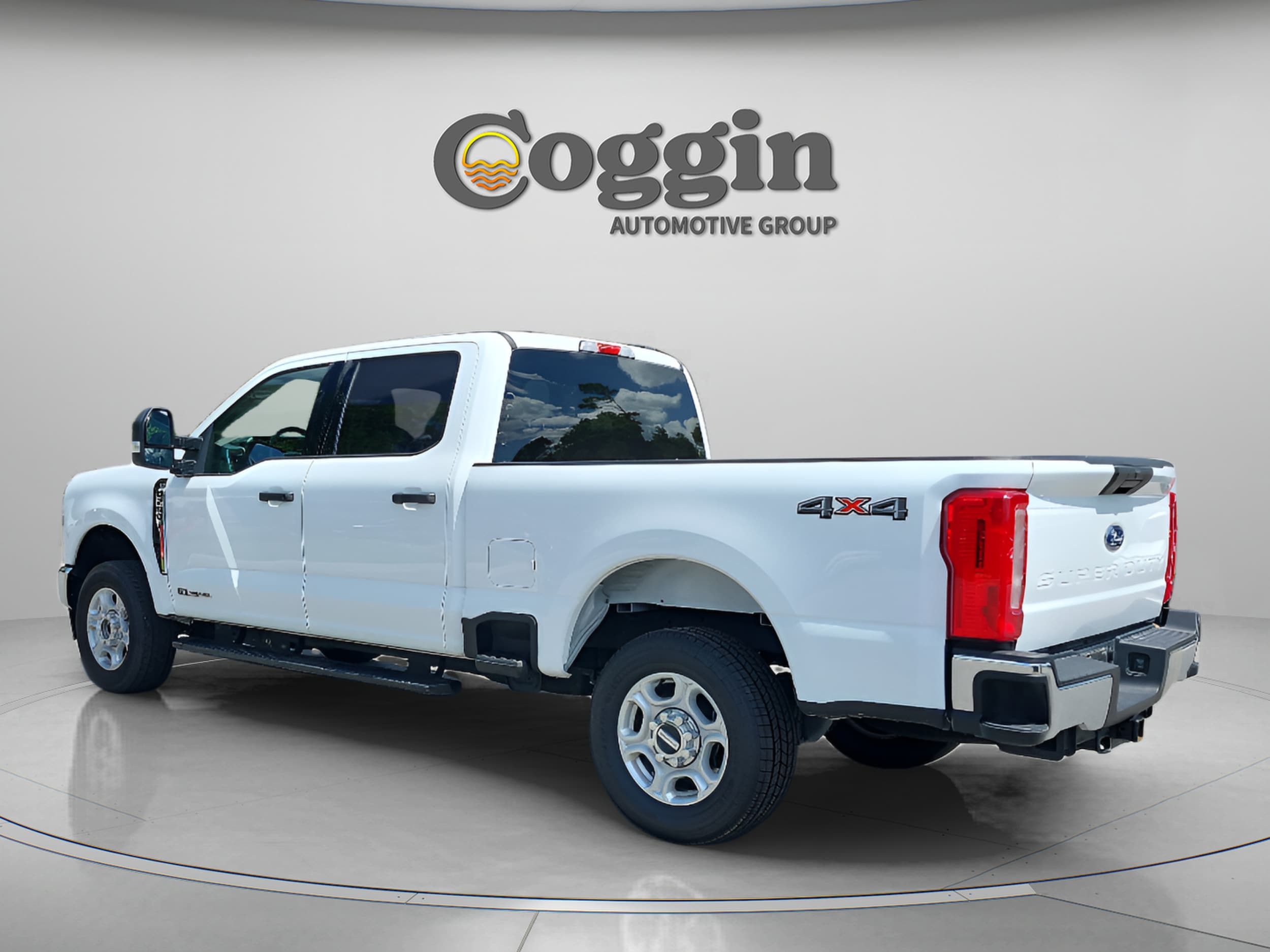 2026 Ford F-250 Super Duty XLT - Photo 4
