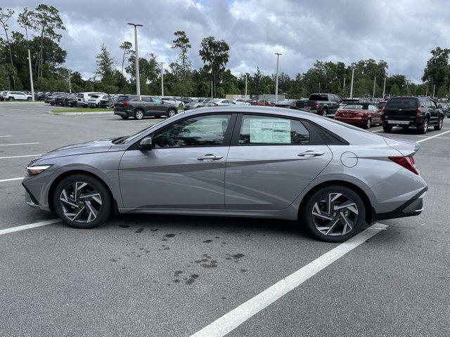 2025 Hyundai Elantra SEL Sport photo 2