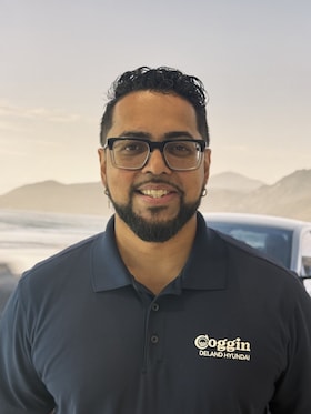 Staff member Josue Gomez from ID_db298c59bf47