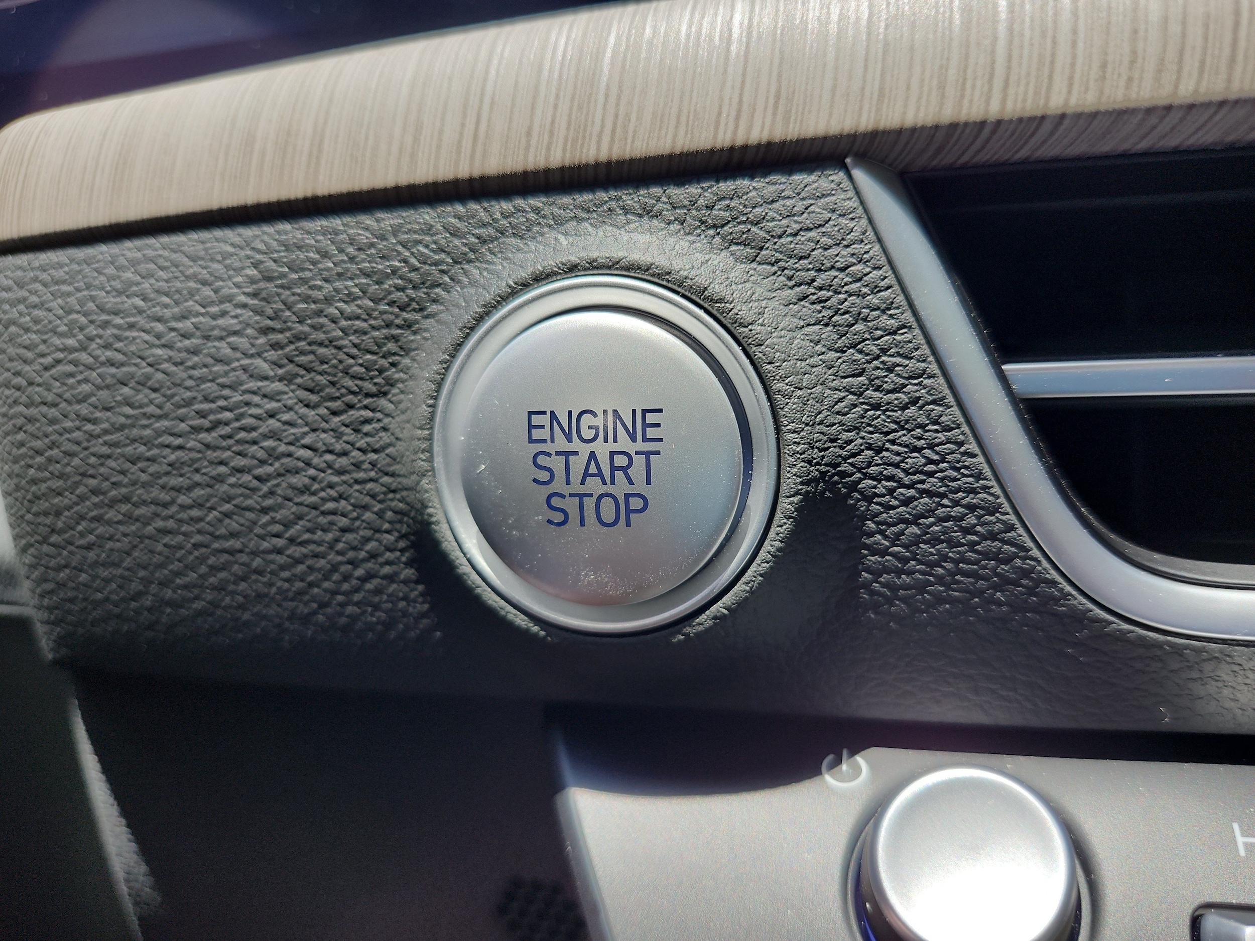 2024 Hyundai Sonata Hybrid SEL - Photo 28