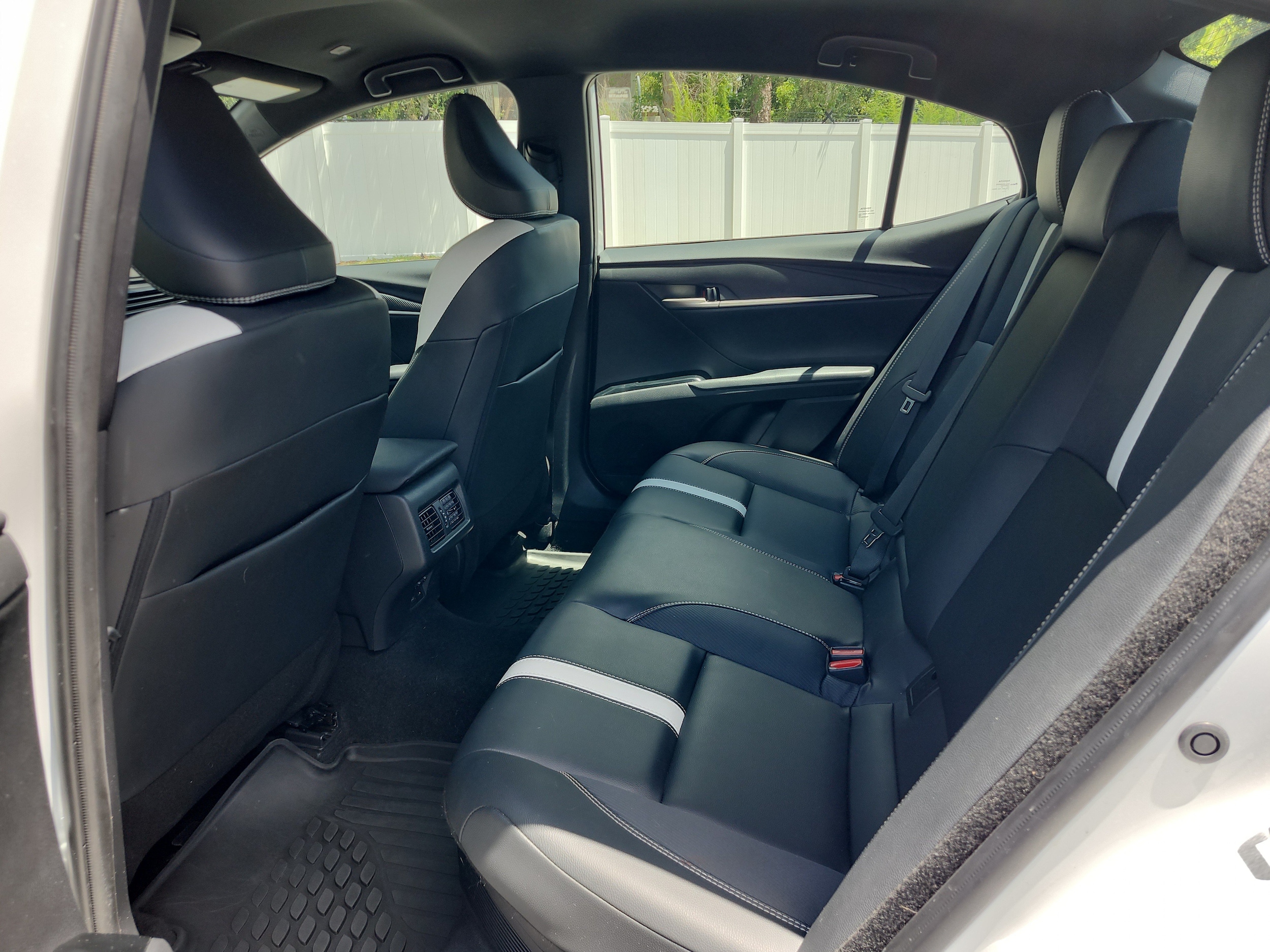 2025 Toyota Camry SE - Photo 18