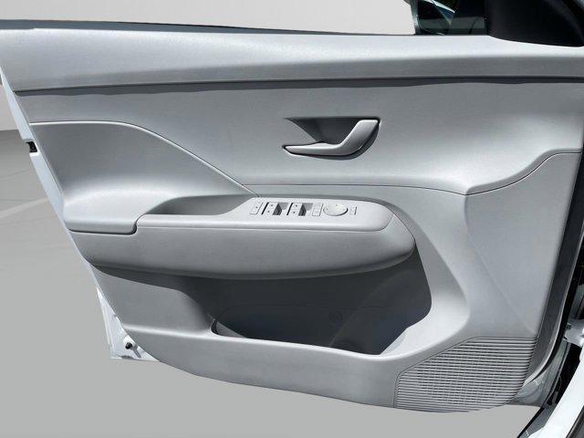 2025 Hyundai Kona EV SEL - Photo 16