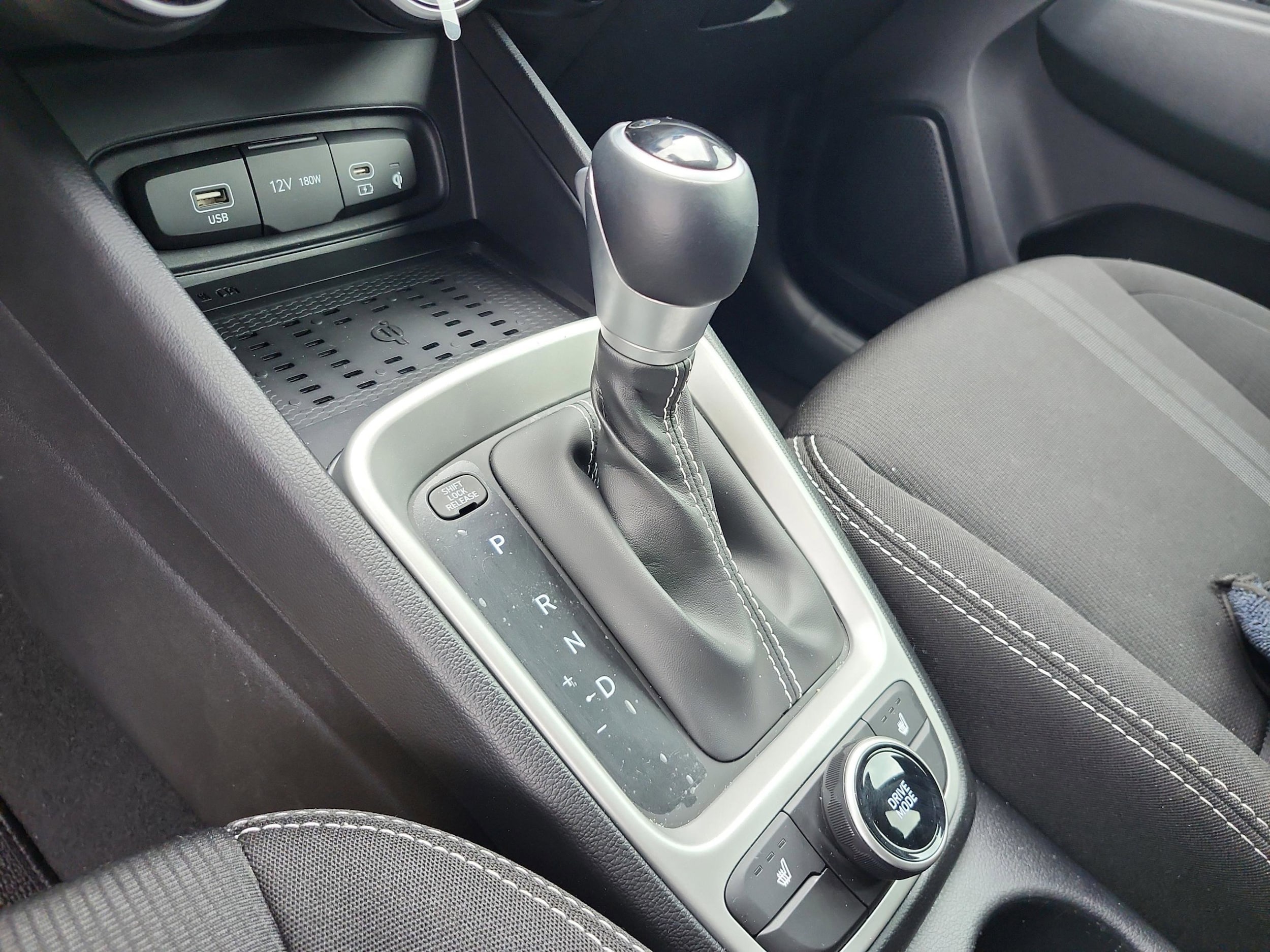 2026 Hyundai Venue SEL - Photo 15