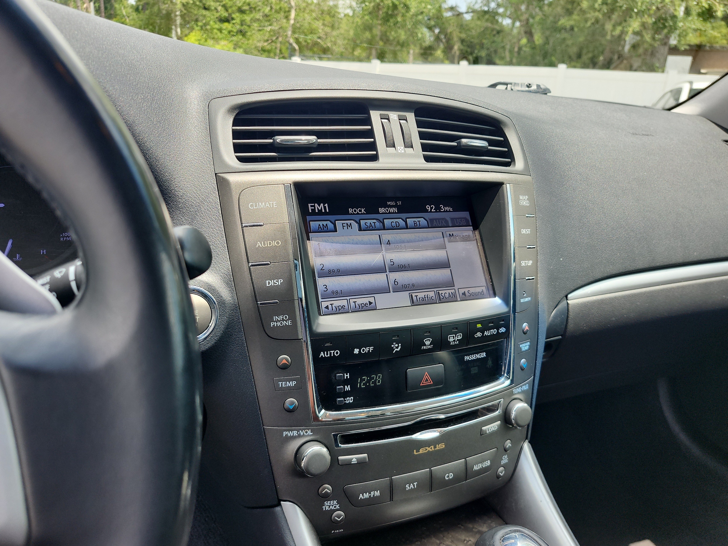 2012 Lexus IS 350 - Photo 14
