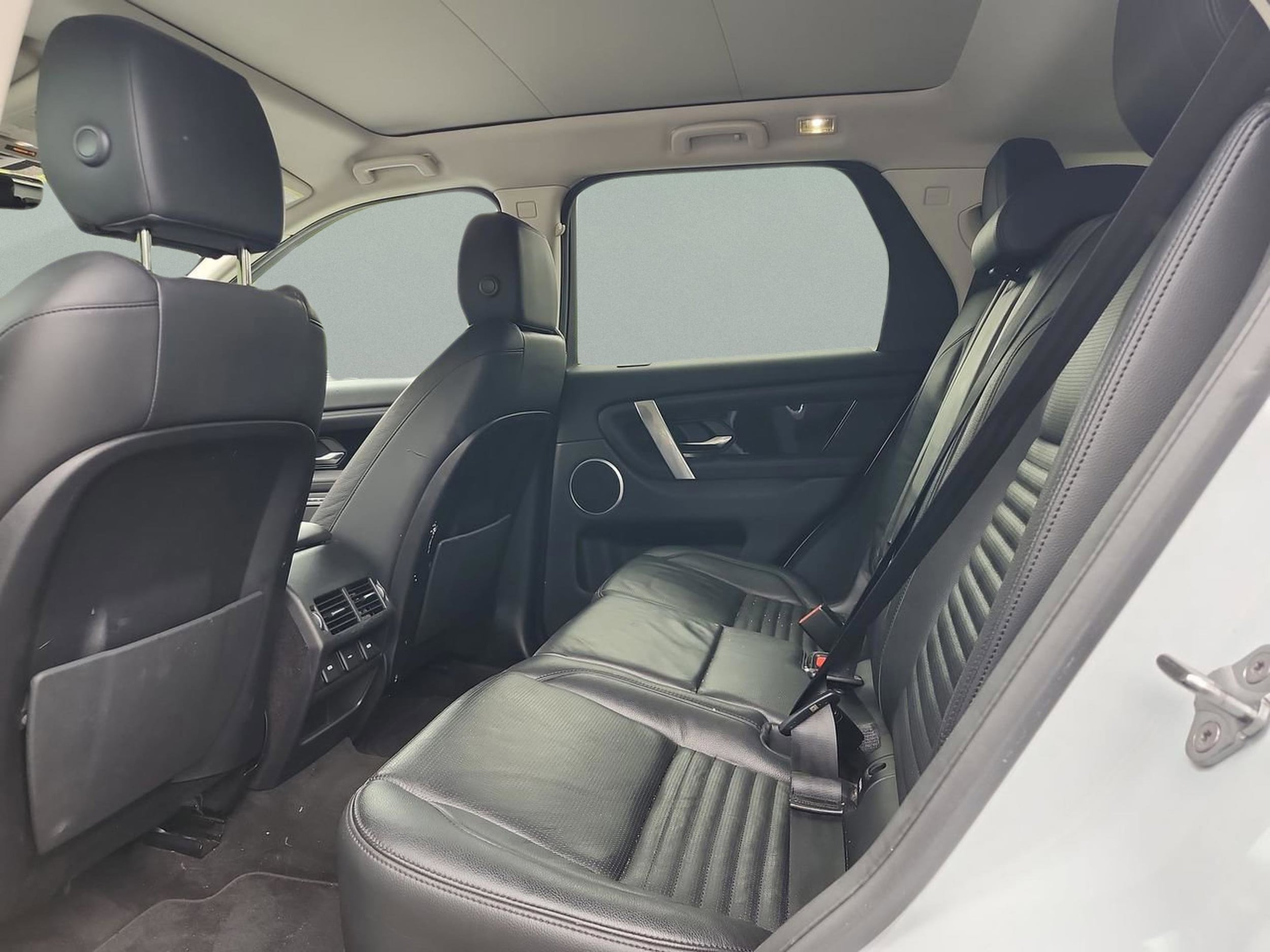 2020 Land Rover Discovery Sport SE - Photo 16
