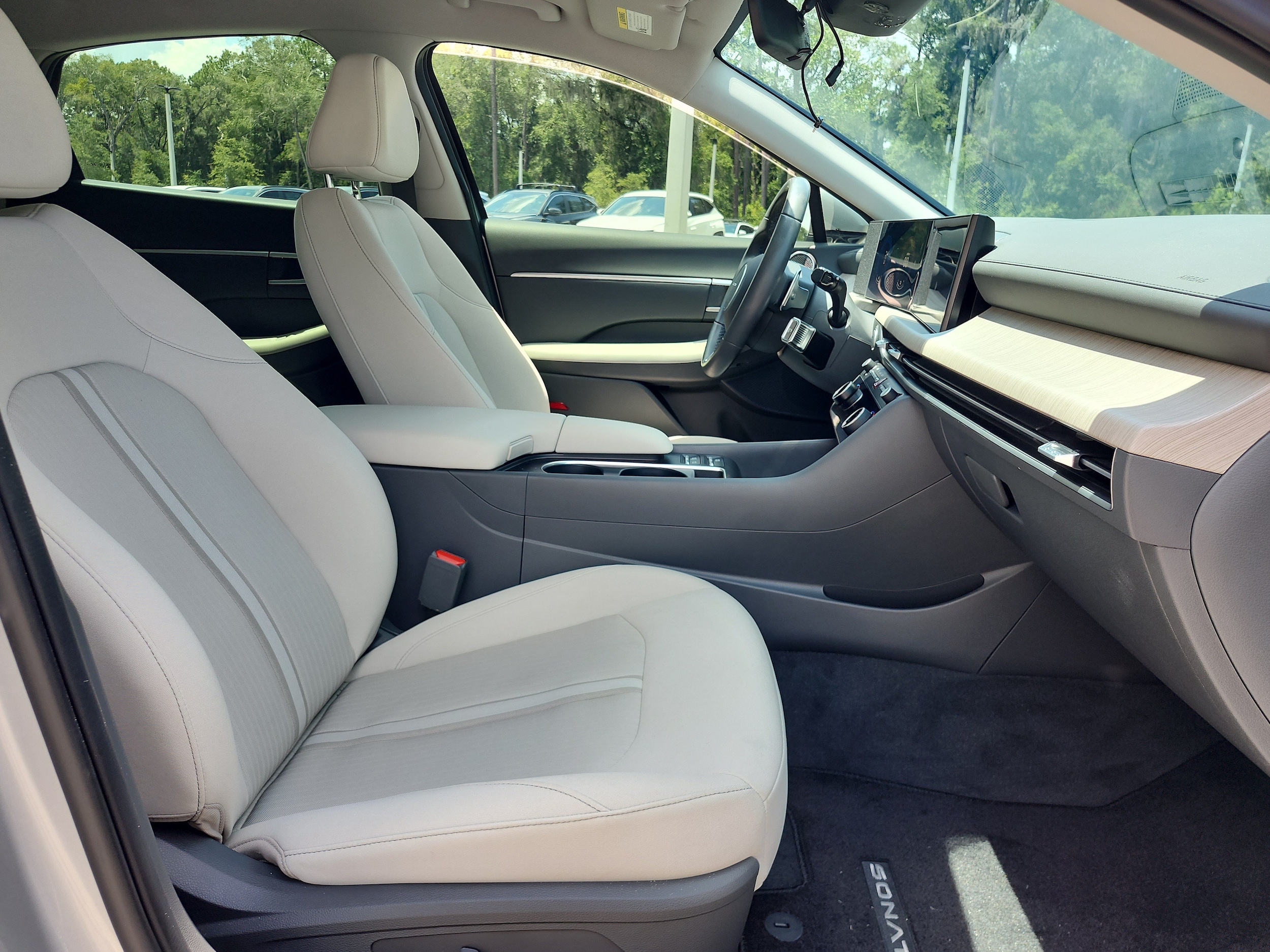 2024 Hyundai Sonata Hybrid SEL - Photo 18