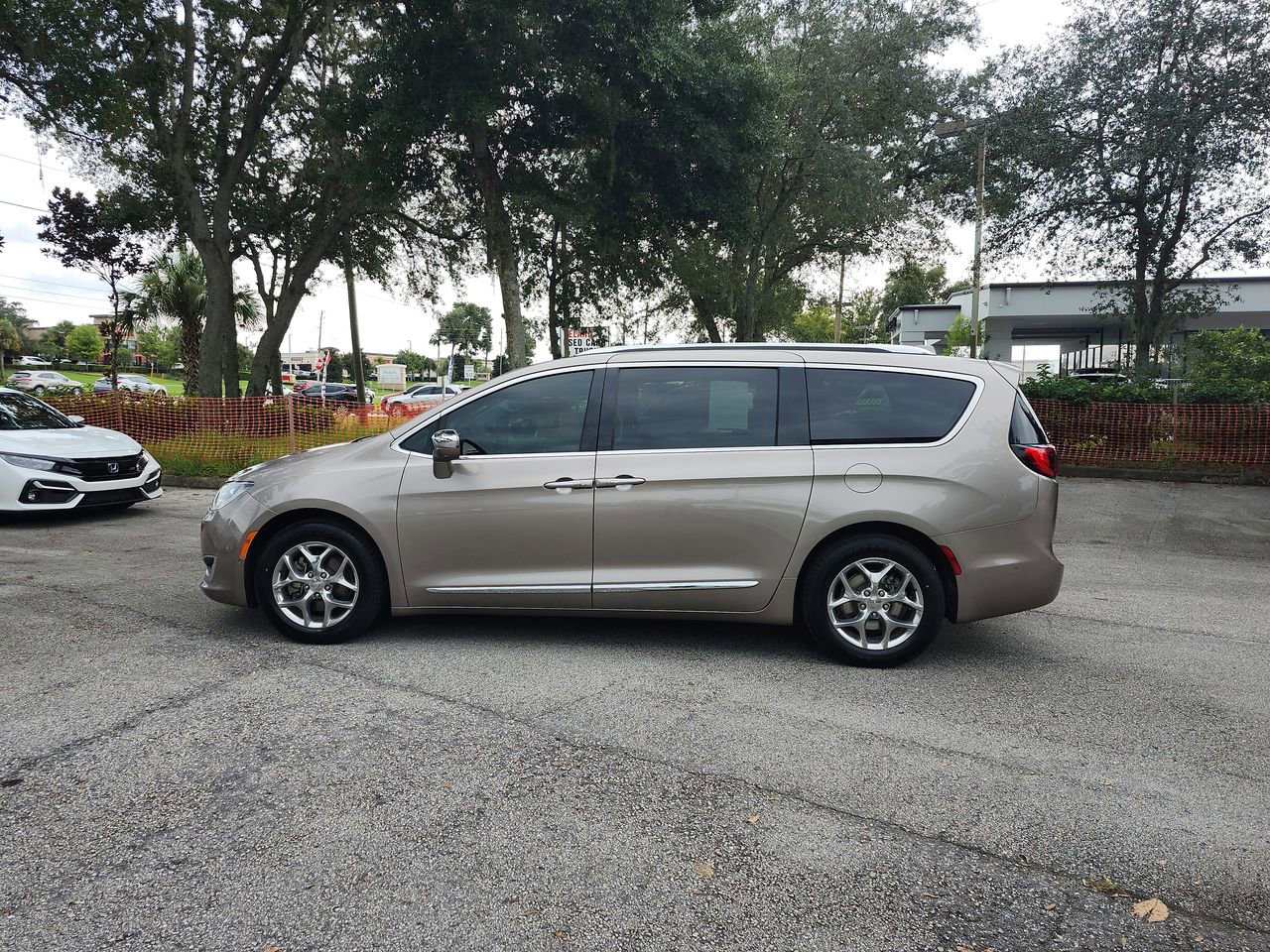 Used 2018 Chrysler Pacifica Limited with VIN 2C4RC1GG9JR157864 for sale in Deland, FL