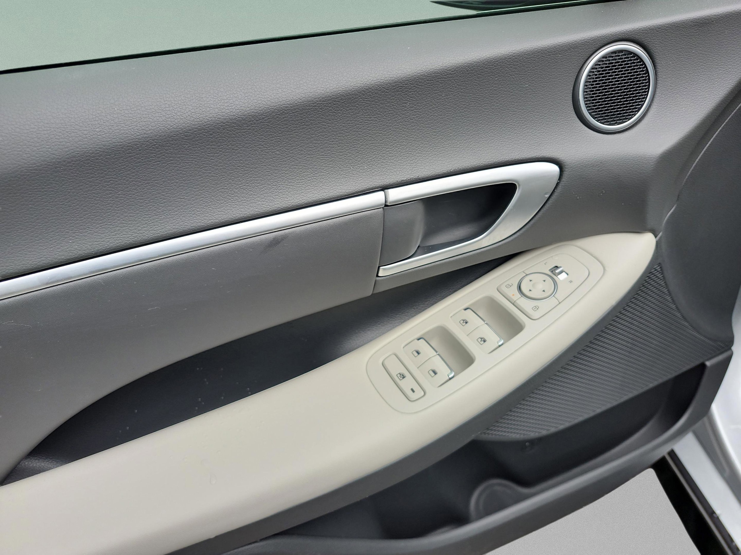 2025 Hyundai Sonata SEL - Photo 16