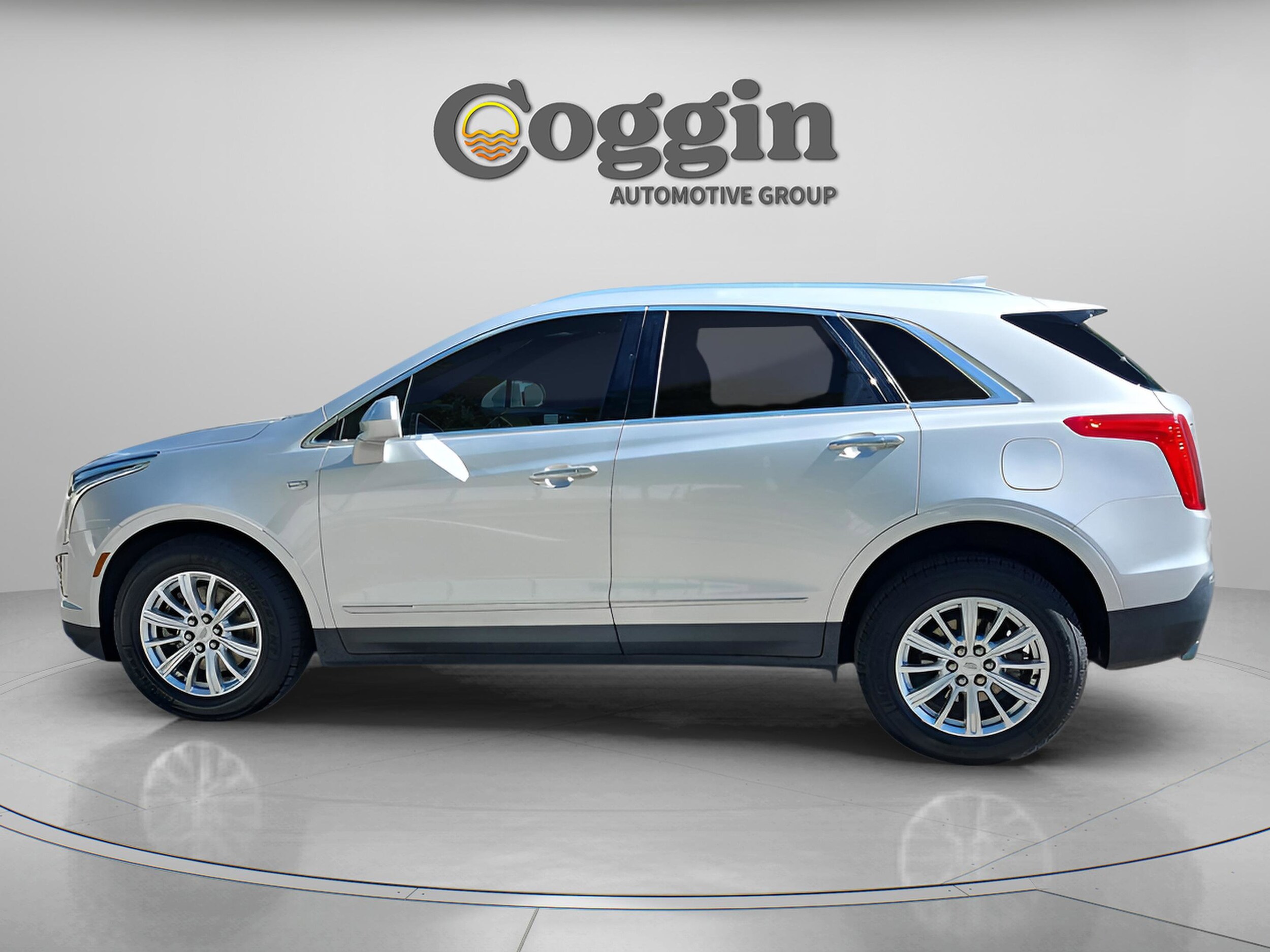 Used 2018 Cadillac XT5 Base with VIN 1GYKNARSXJZ235873 for sale in DeLand, FL