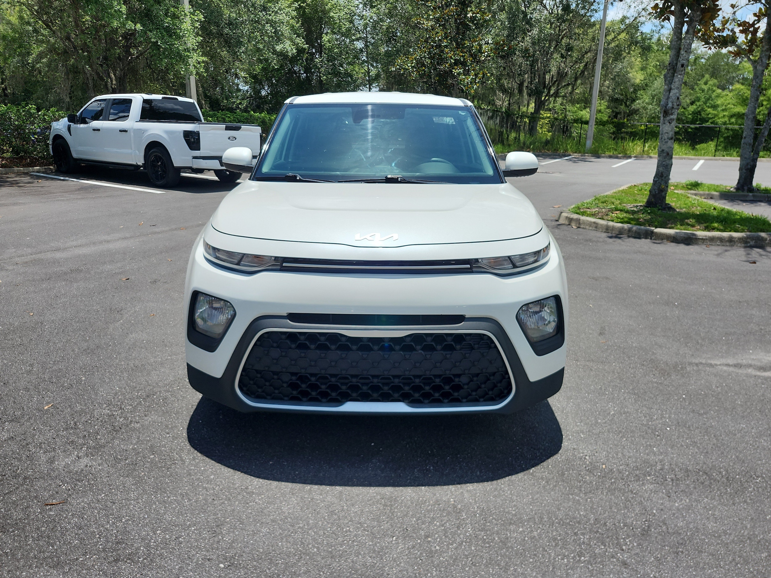 2022 Kia Soul LX - Photo 9