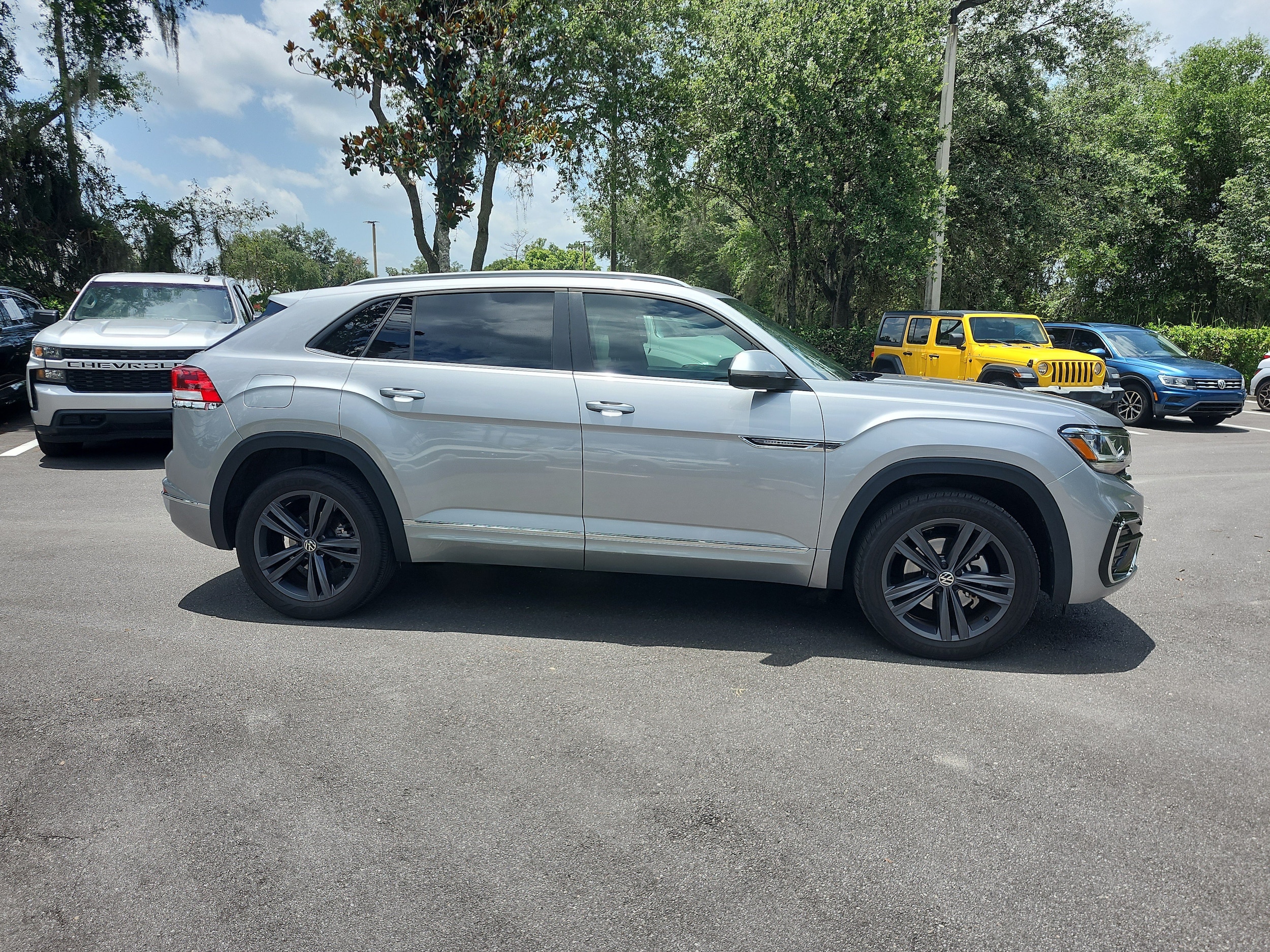 2020 Volkswagen Atlas Cross Sport SE w/Tech R-Line - Photo 7