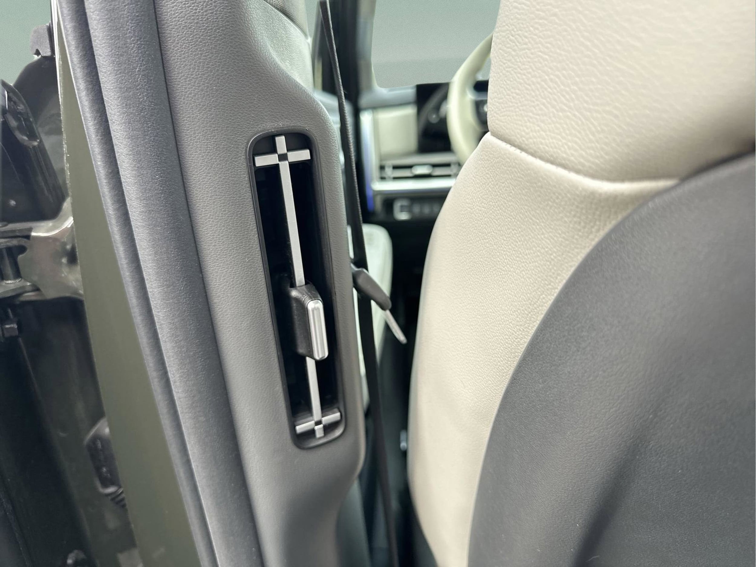 2024 Hyundai Santa Fe Limited - Photo 12