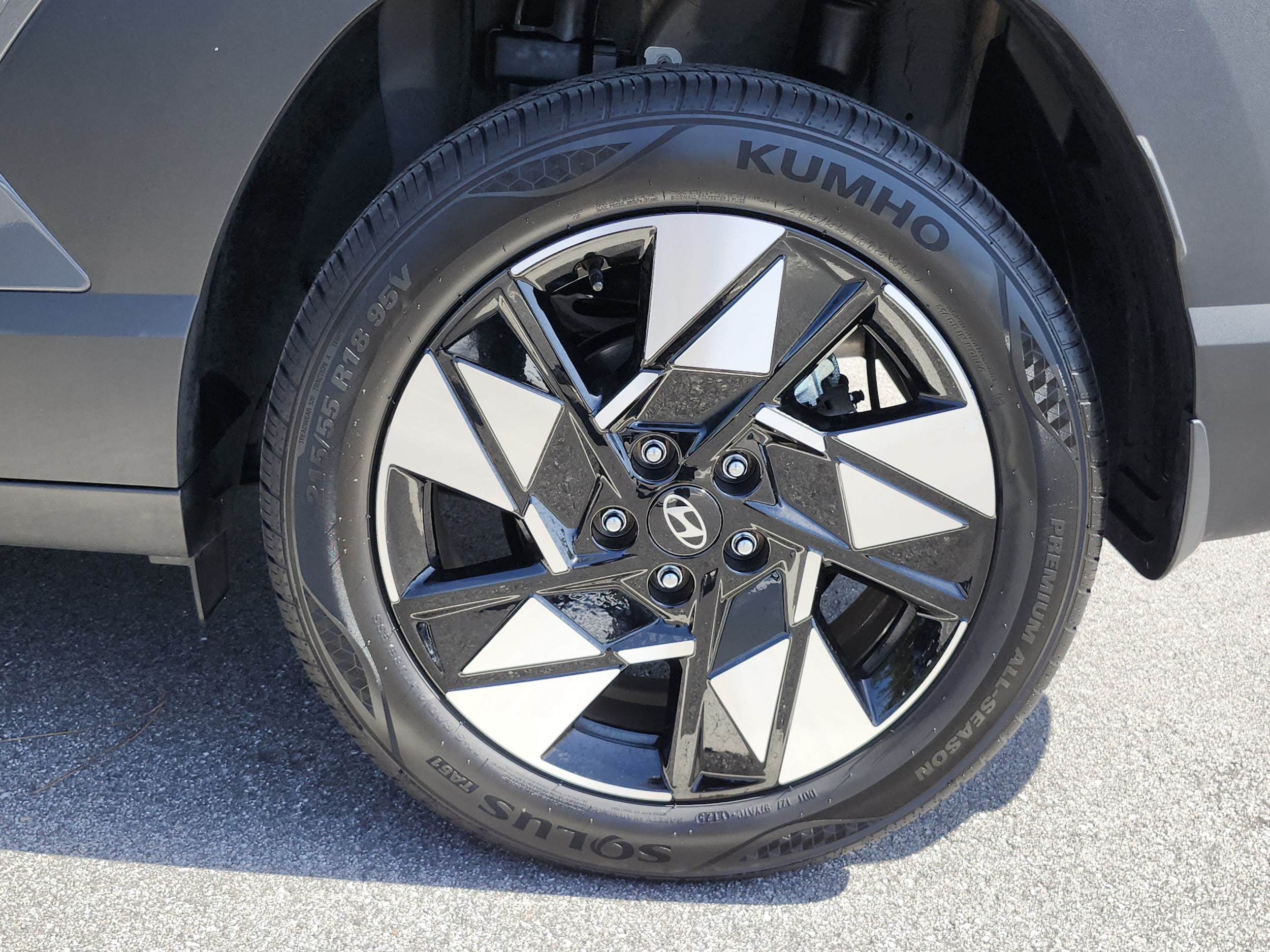 2025 Hyundai Kona SEL - Photo 27