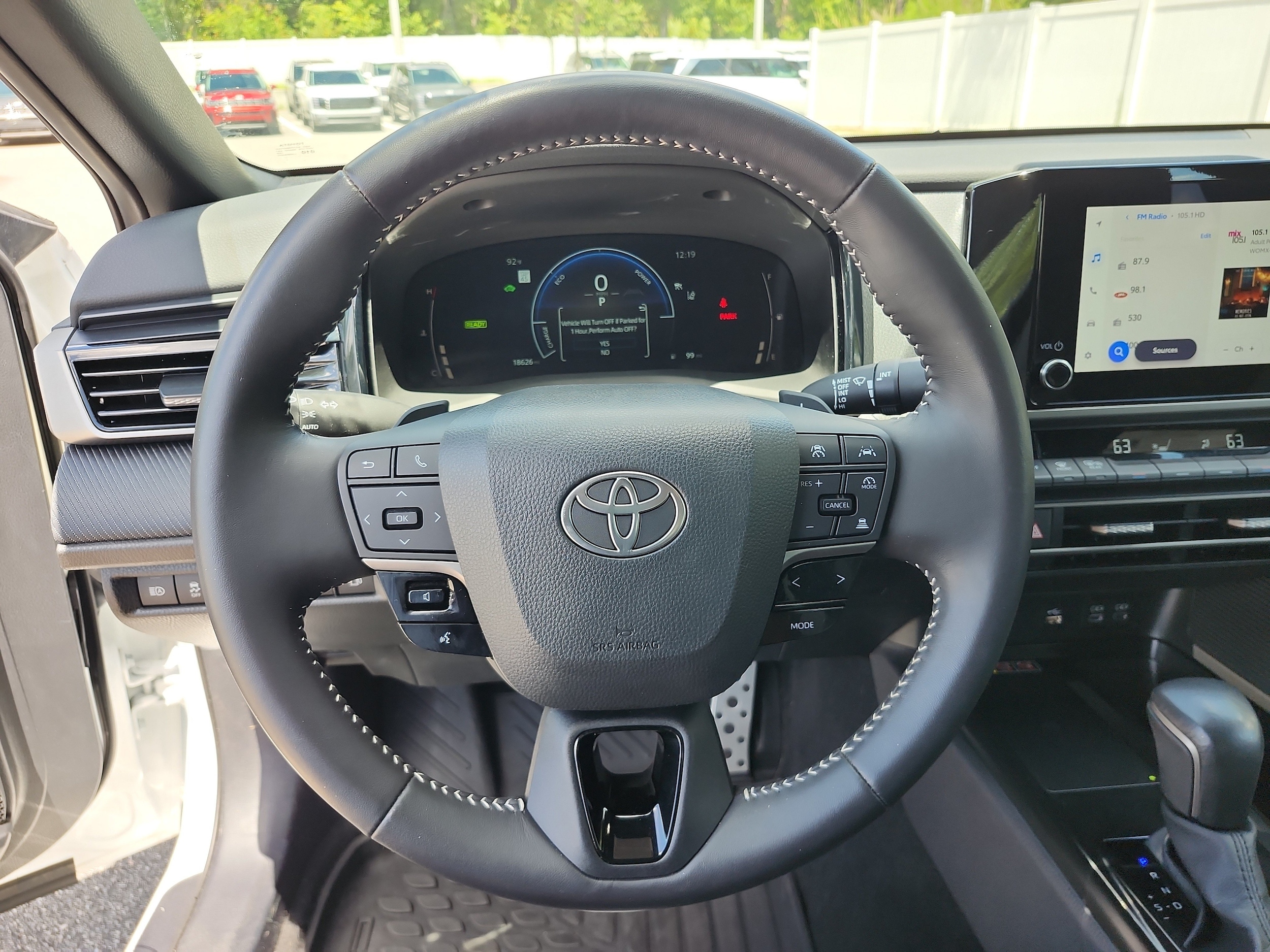2025 Toyota Camry SE - Photo 11