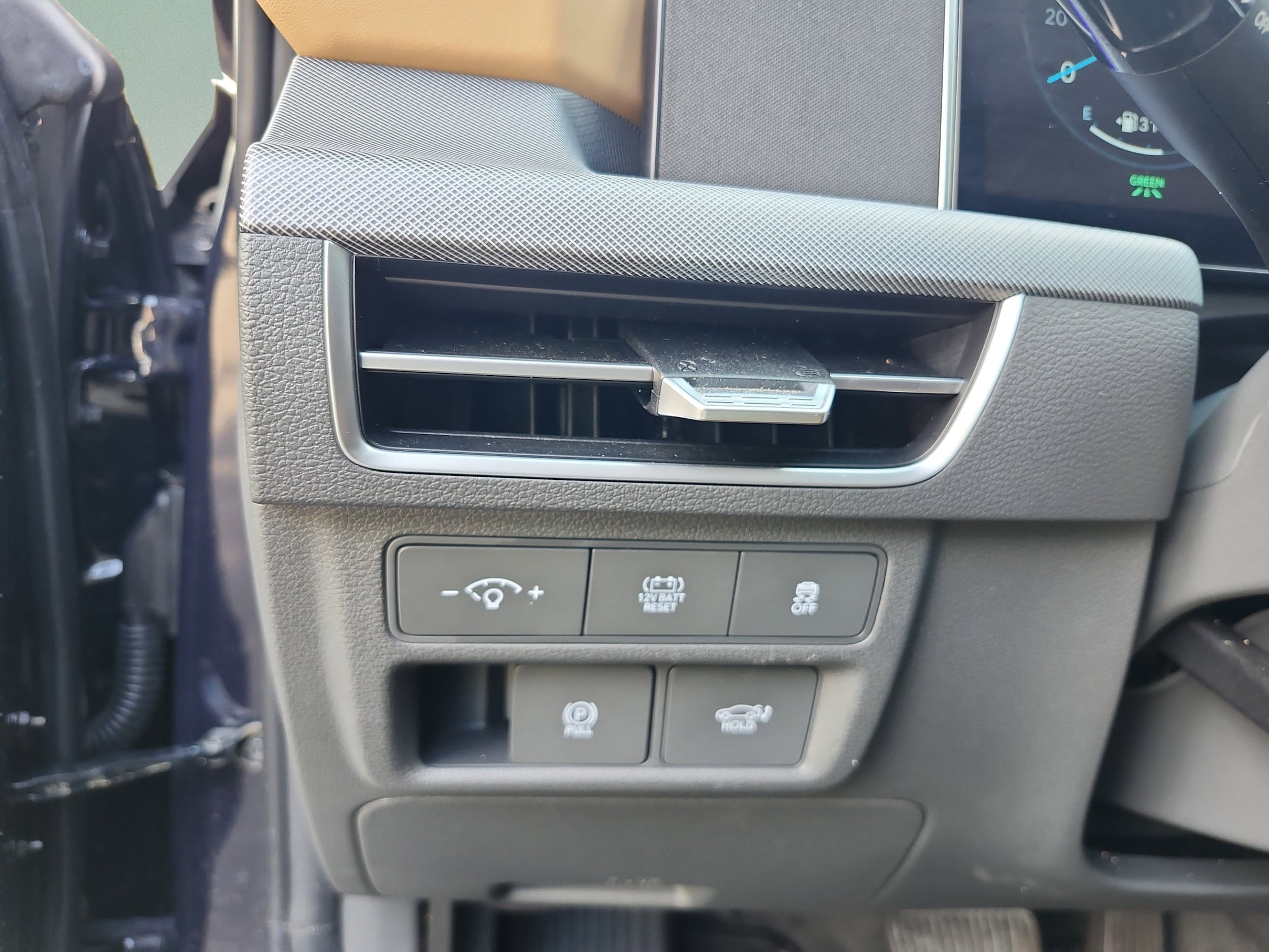 2024 Hyundai Sonata Hybrid Limited - Photo 14
