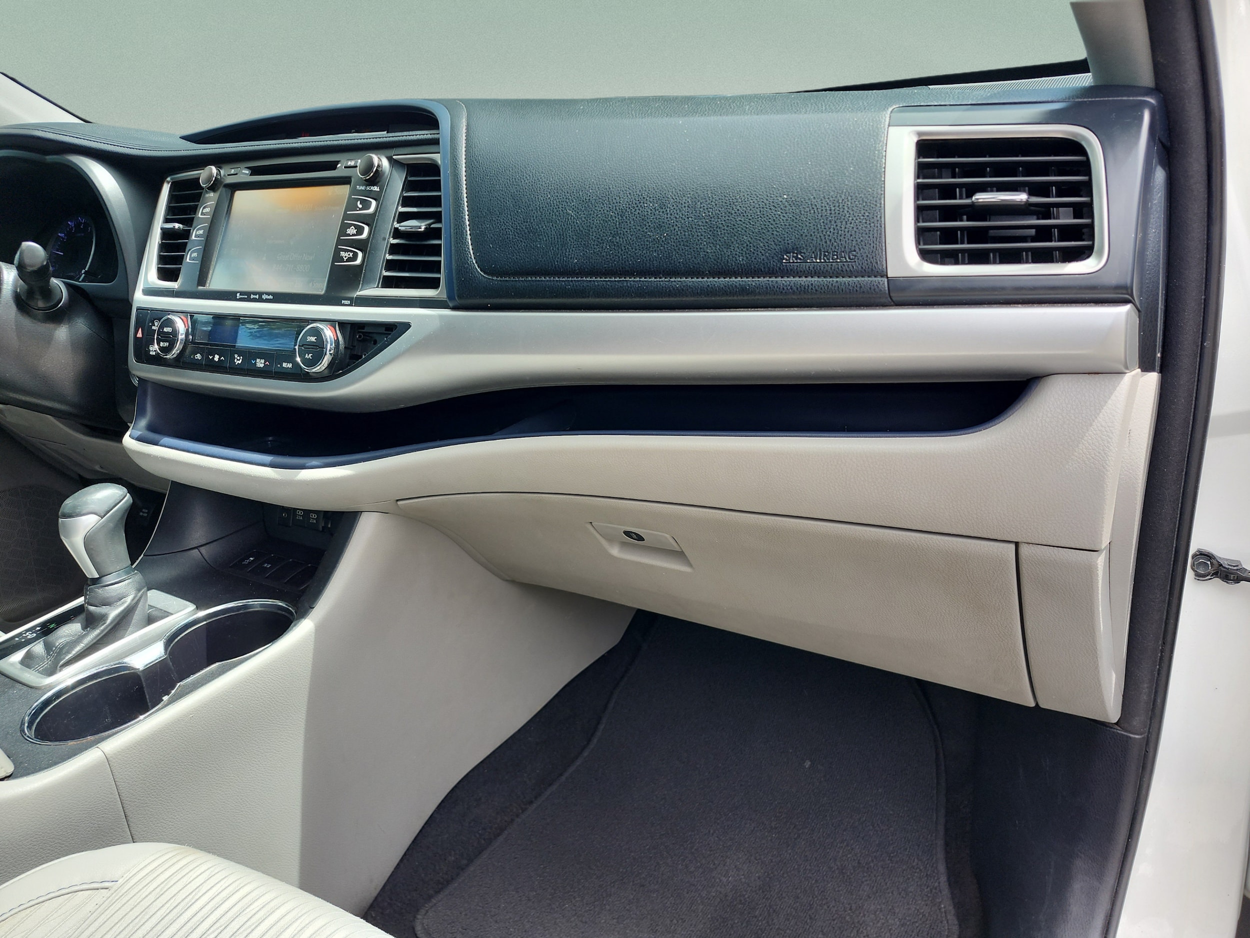 2018 Toyota Highlander LE Plus - Photo 21