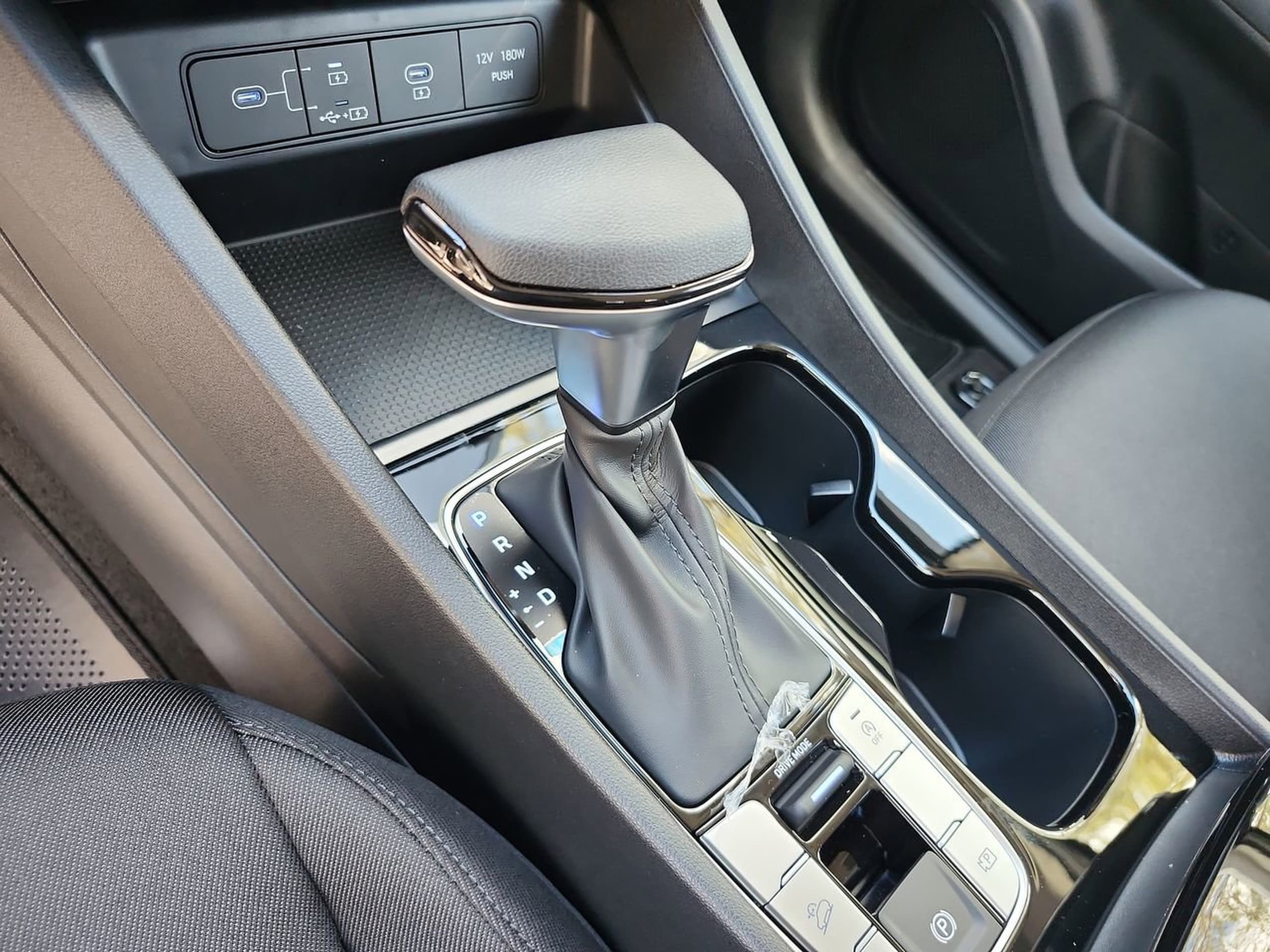 2026 Hyundai Tucson SE - Photo 16