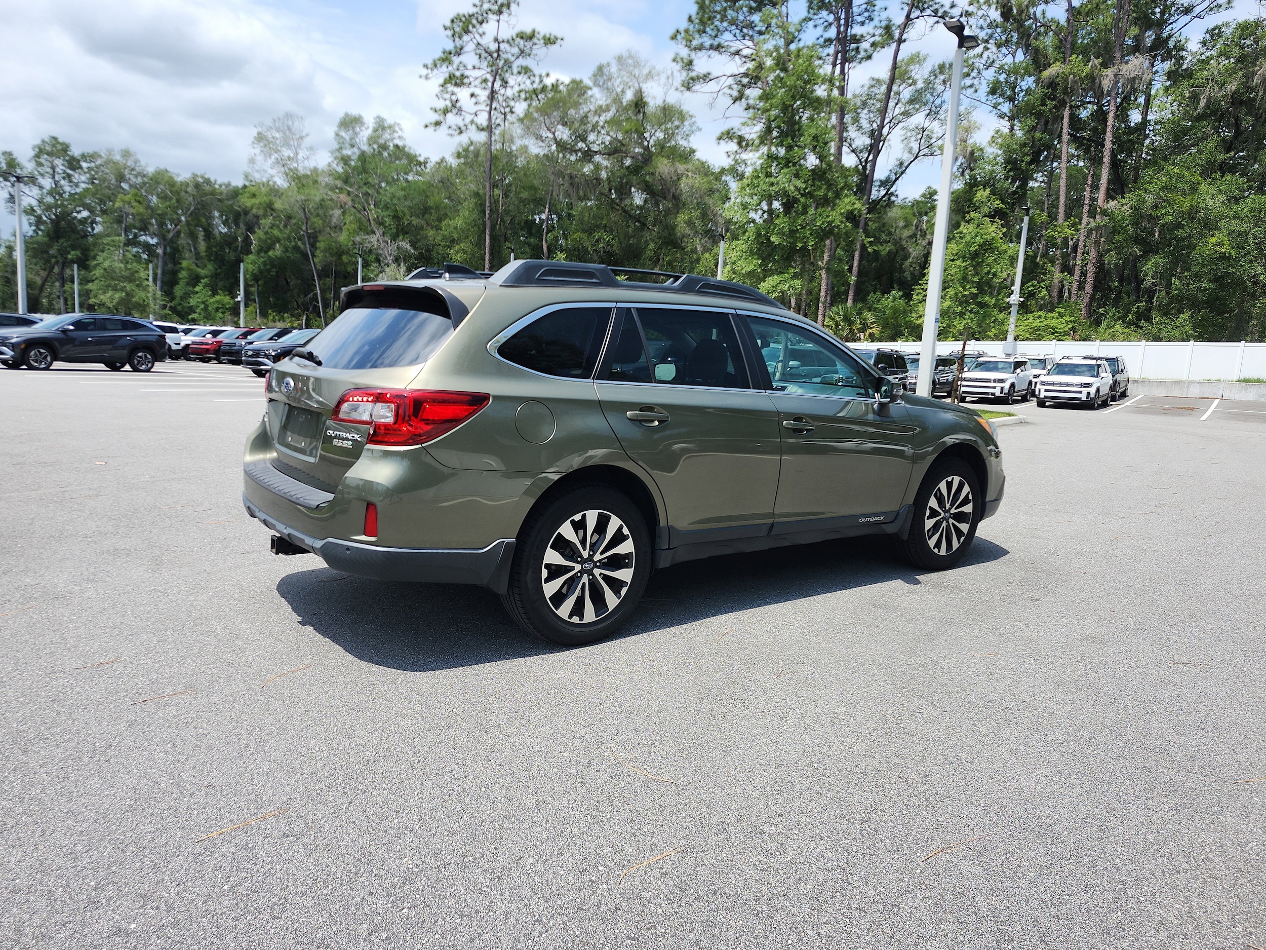 2017 Subaru Outback Limited - Photo 6