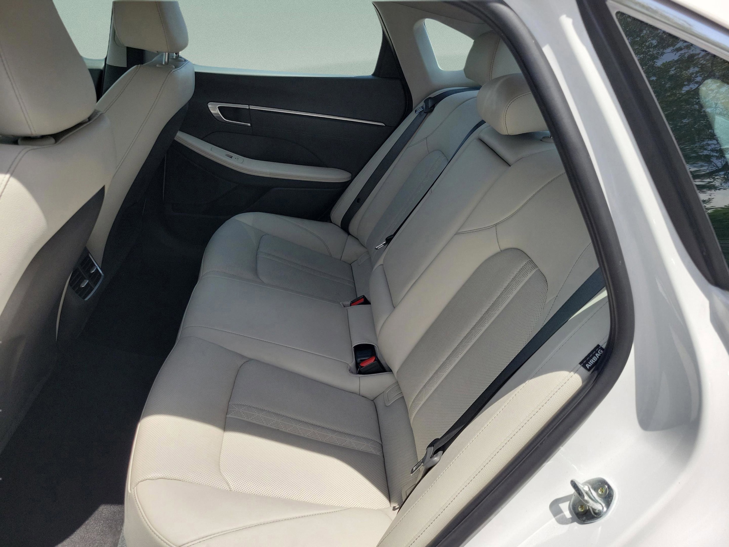 2022 Hyundai Sonata Limited - Photo 14