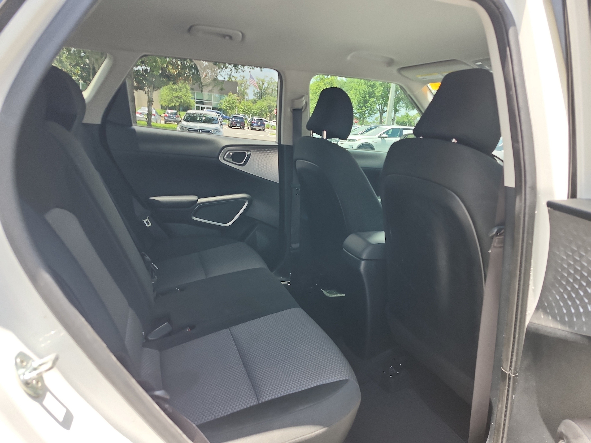 2022 Kia Soul LX - Photo 20
