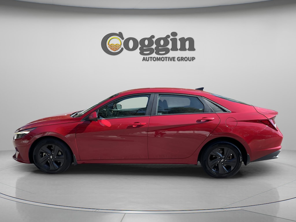 Used 2022 Hyundai Elantra SEL Sedan