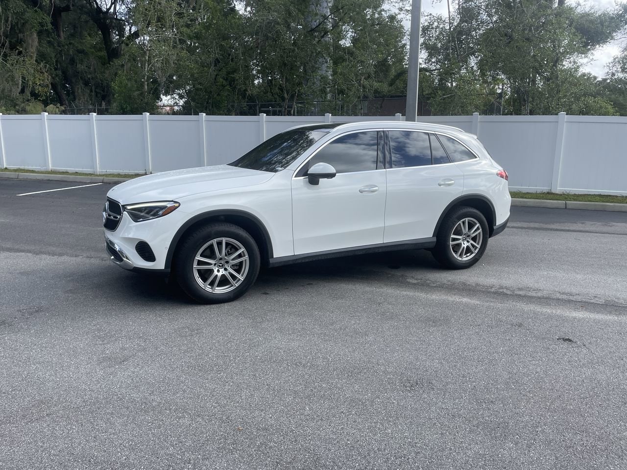 2023 Mercedes-Benz GLC GLC 300's photo