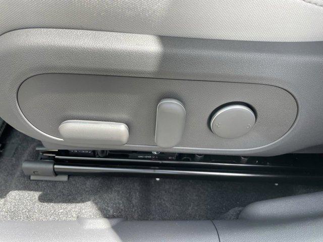 2025 Hyundai Kona EV SEL - Photo 14