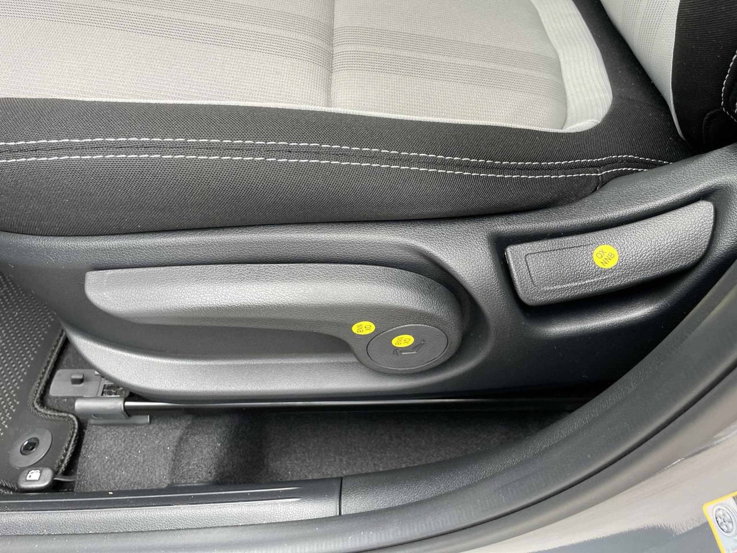 2026 Hyundai Venue SEL - Photo 14