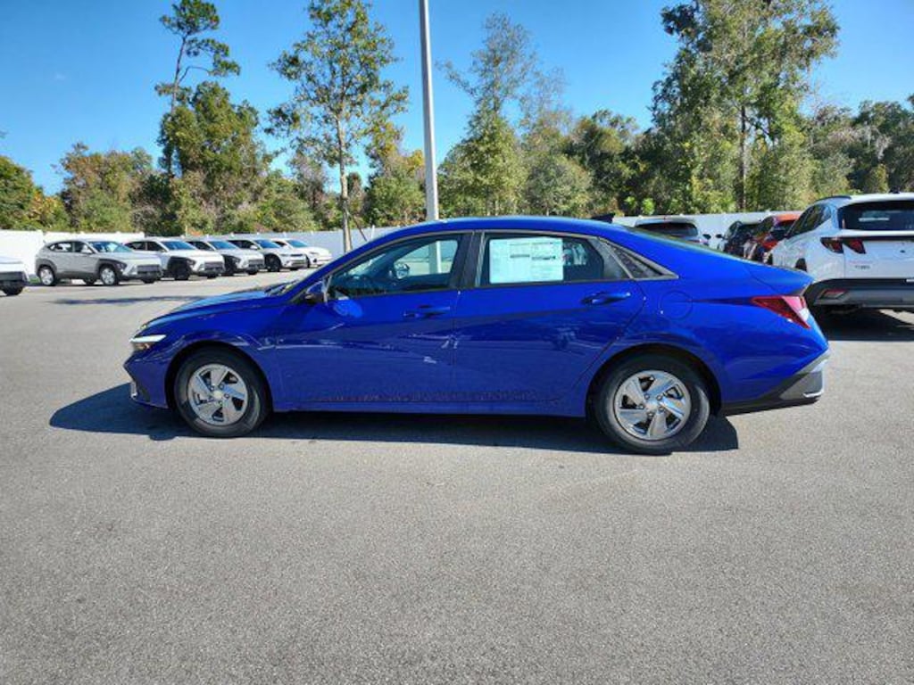 New 2026 Hyundai Elantra SE Sedan