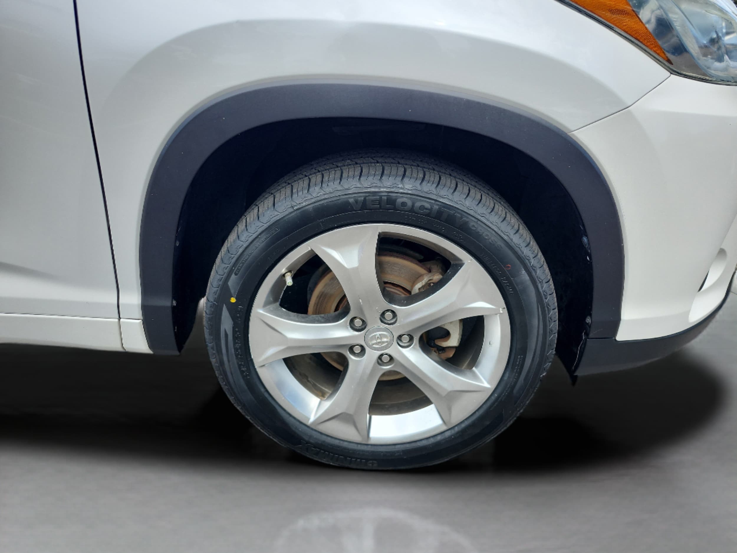 2018 Toyota Highlander LE Plus - Photo 28
