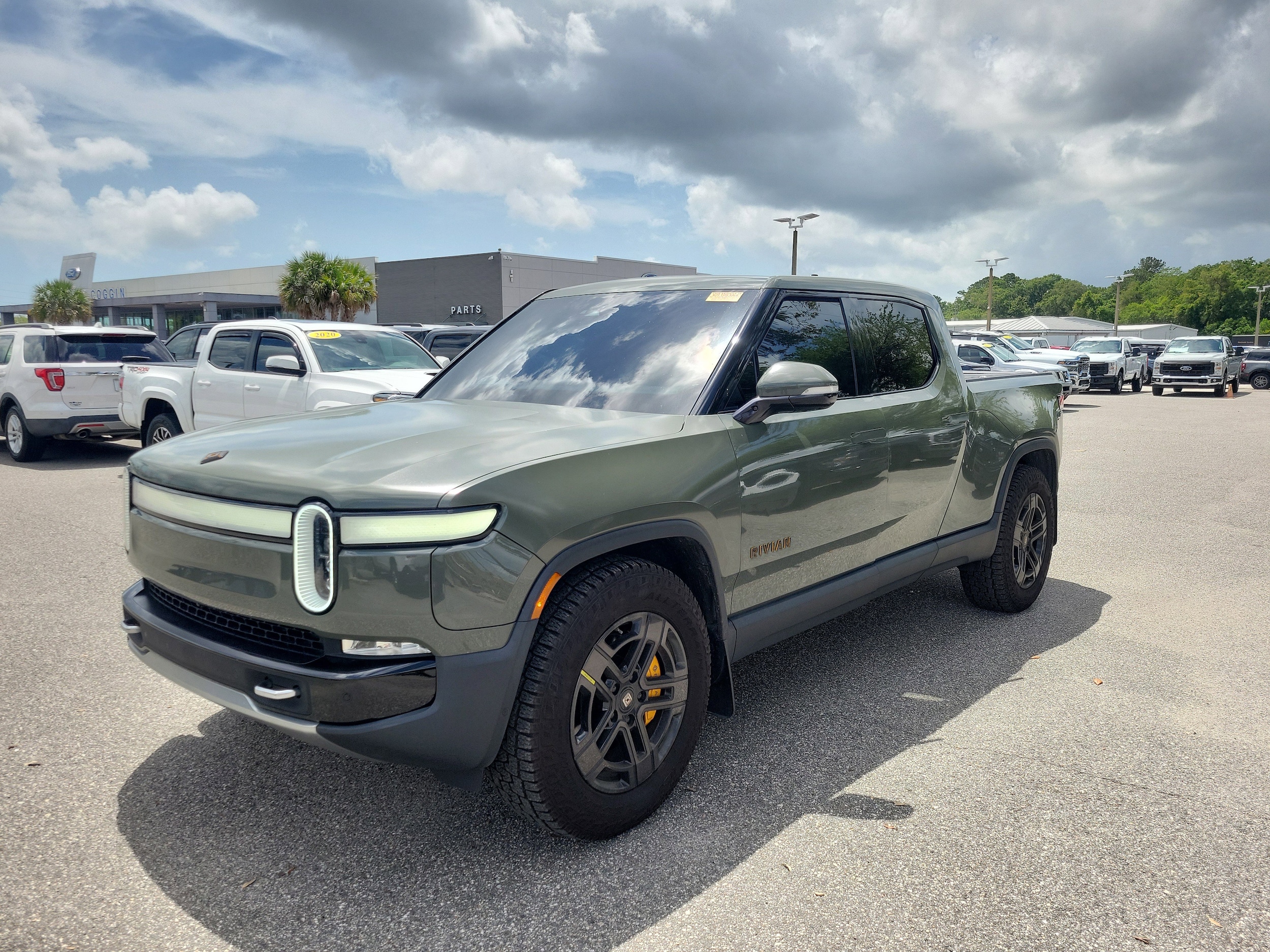 2022 Rivian R1T Launch Edition's photo