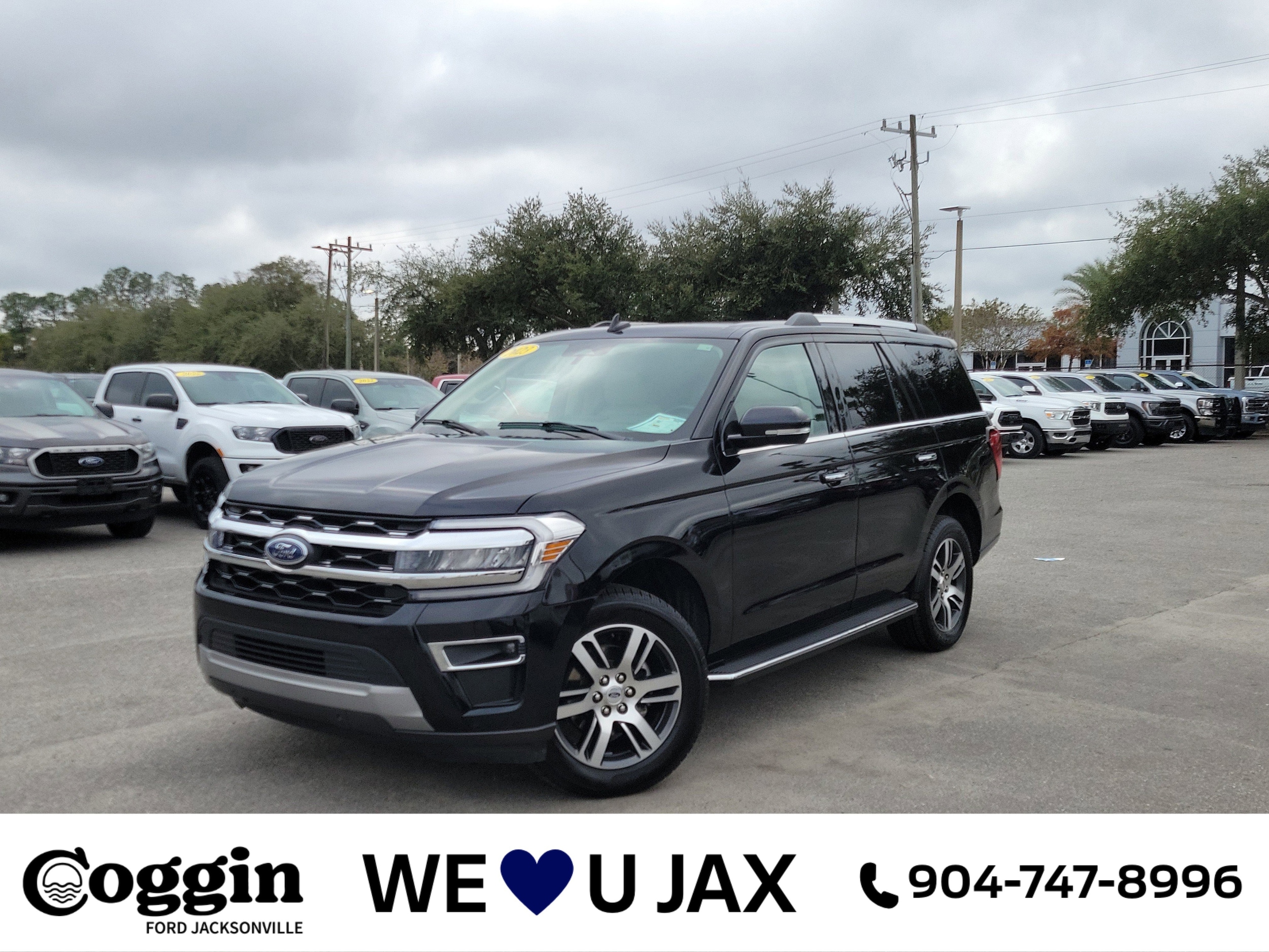 2023 Ford Expedition Limited's photo