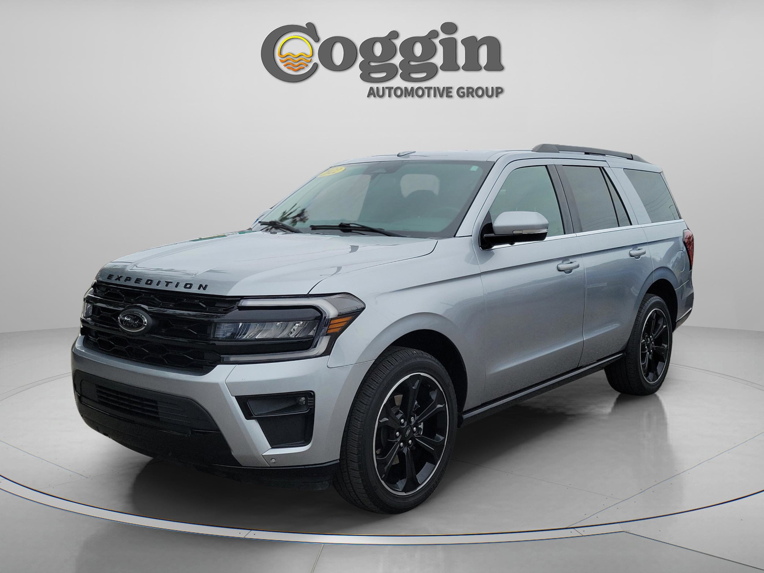 2022 Ford Expedition Limited's photo