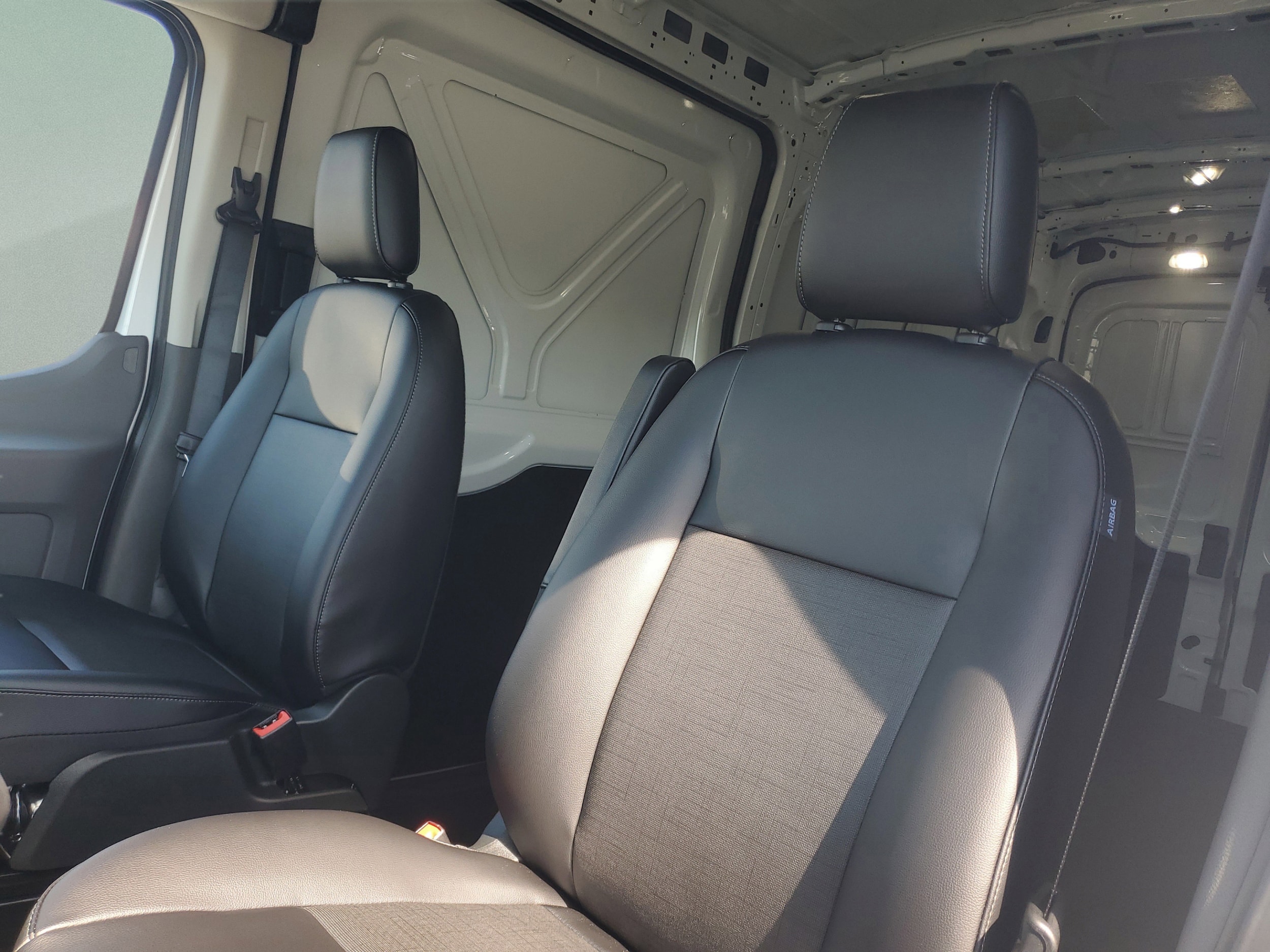 2025 Ford Transit Van Base - Photo 9