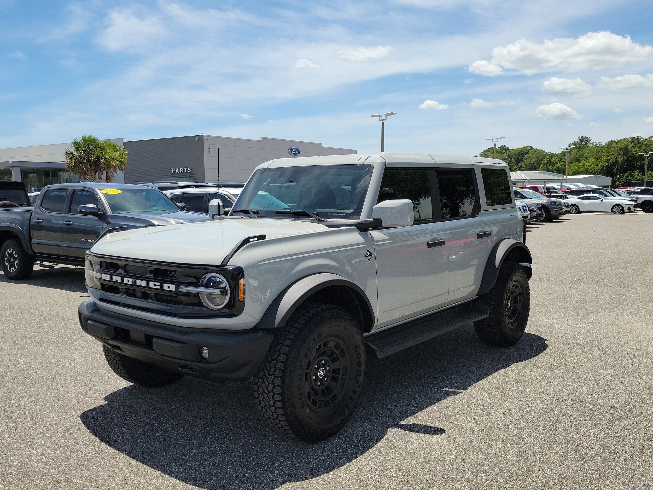 2026 Ford Bronco Outer Banks 4x4's photo