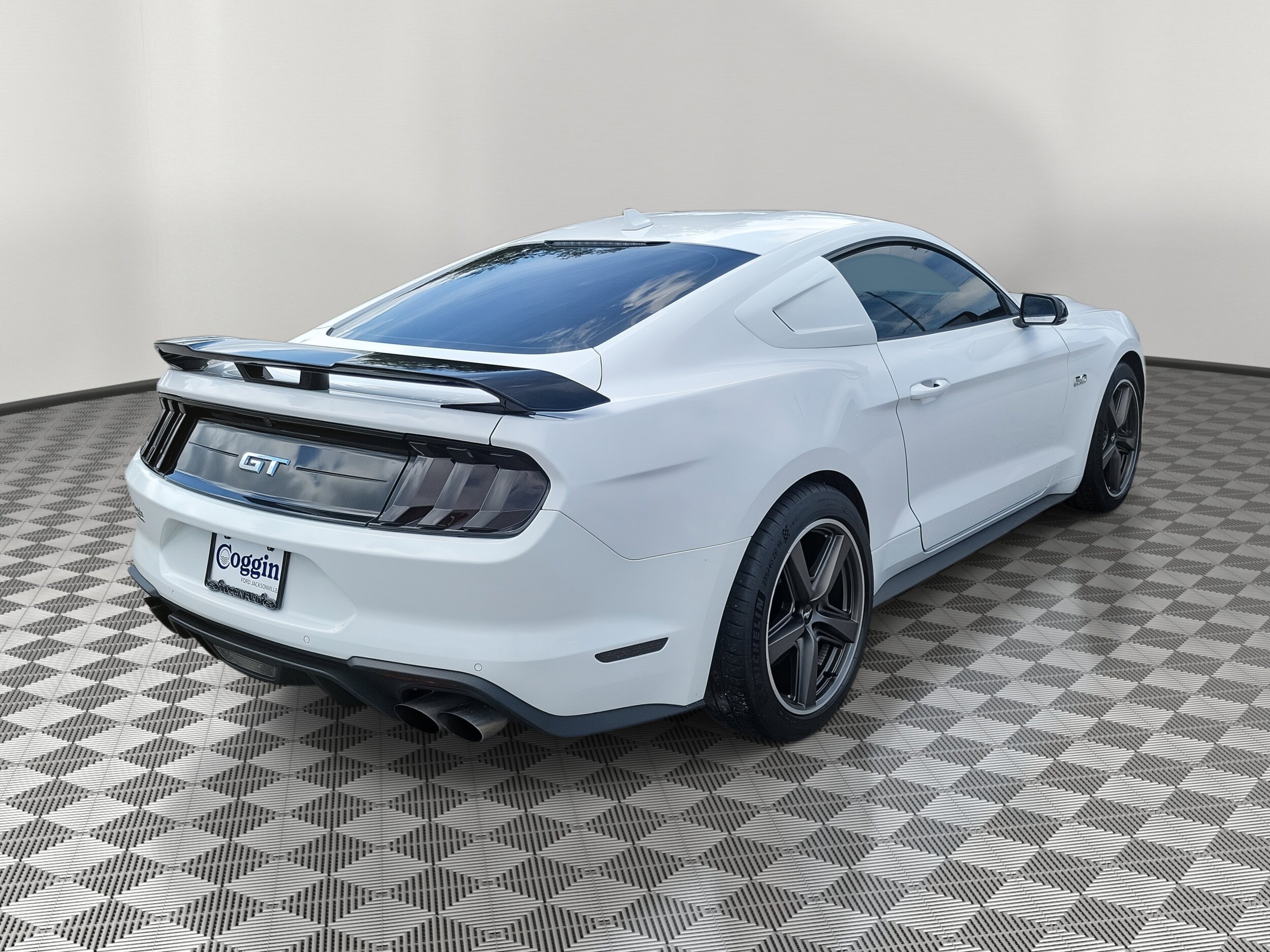 2020 Ford Mustang GT Premium photo 2