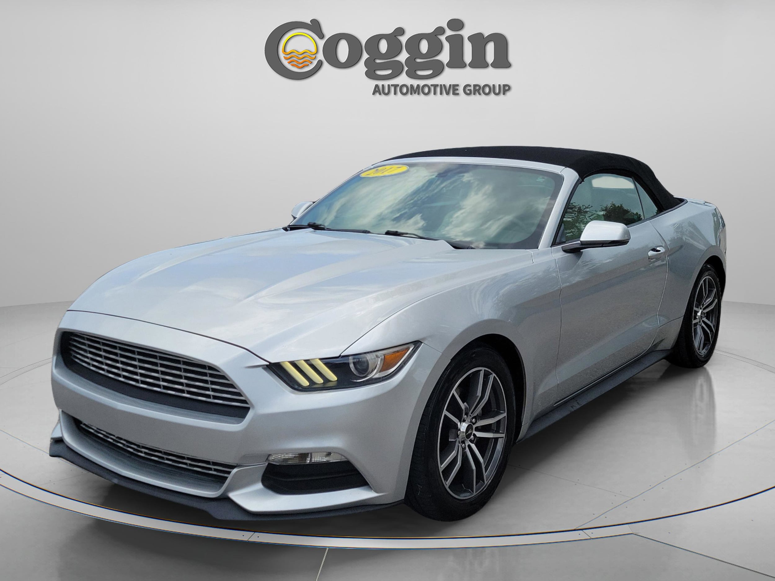 2017 Ford Mustang EcoBoost Convertible Premium's photo