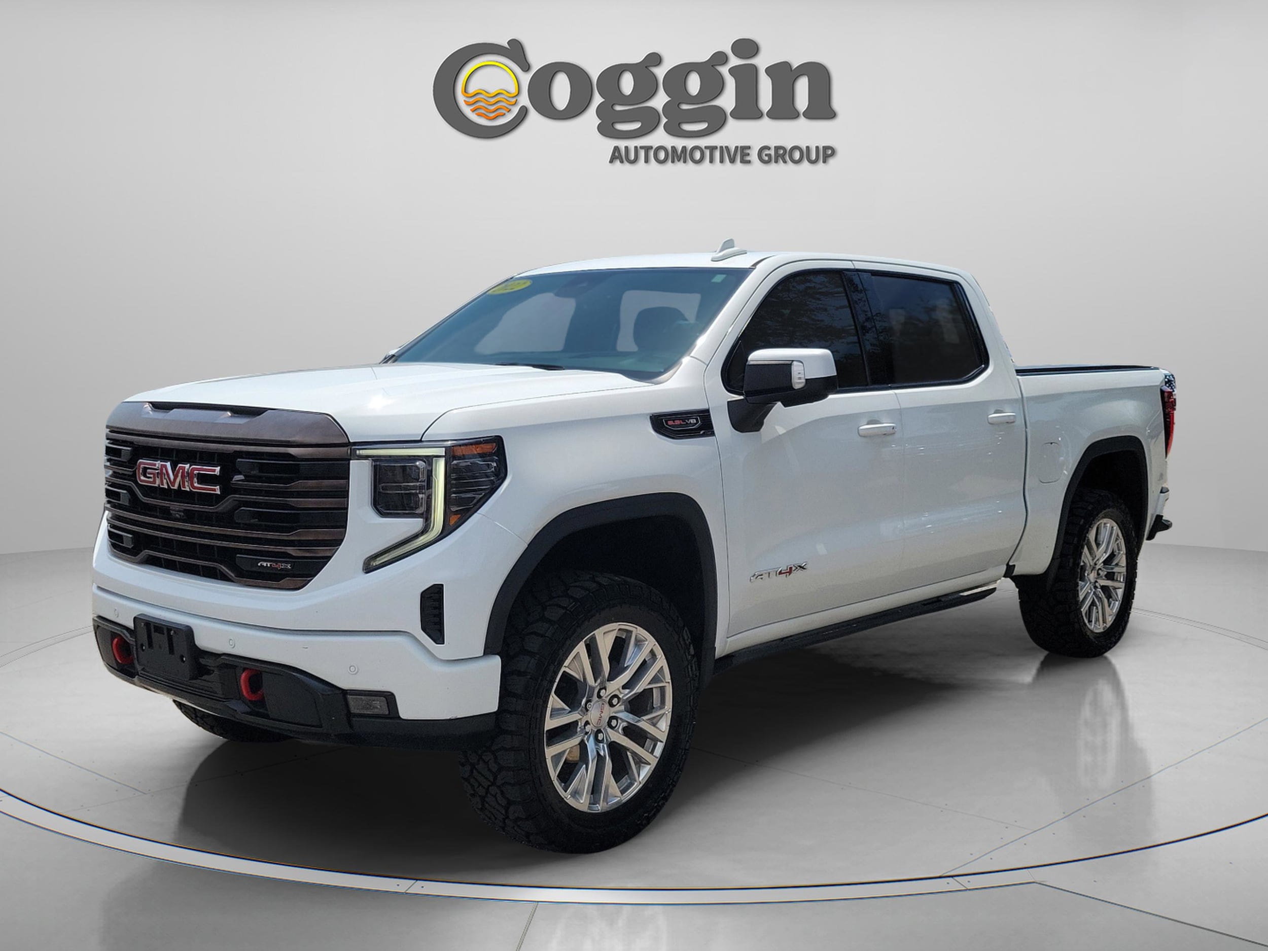 2022 GMC Sierra 4WD Crew Cab Short Box AT4X's photo