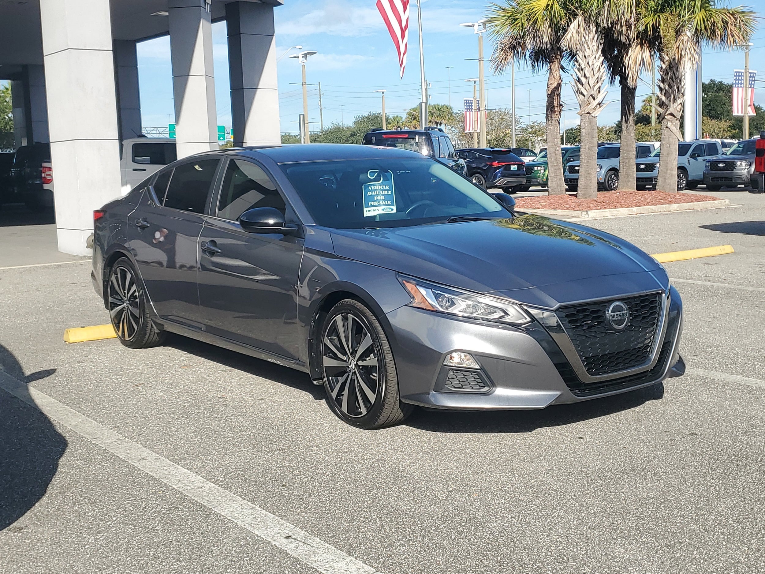 2019 Nissan Altima 2.5 SR photo 4