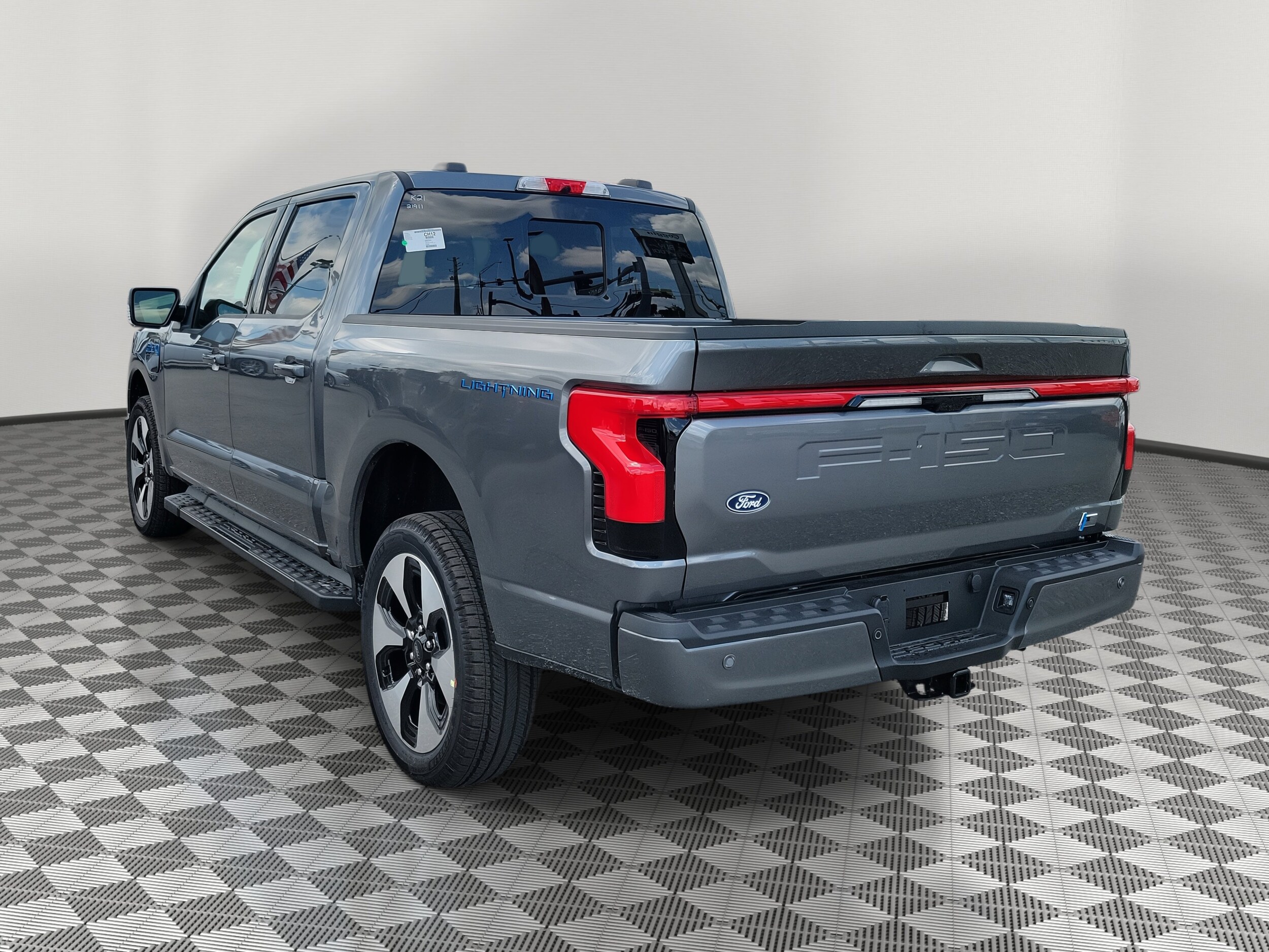 2025 Ford F-150 Lightning Platinum photo 2