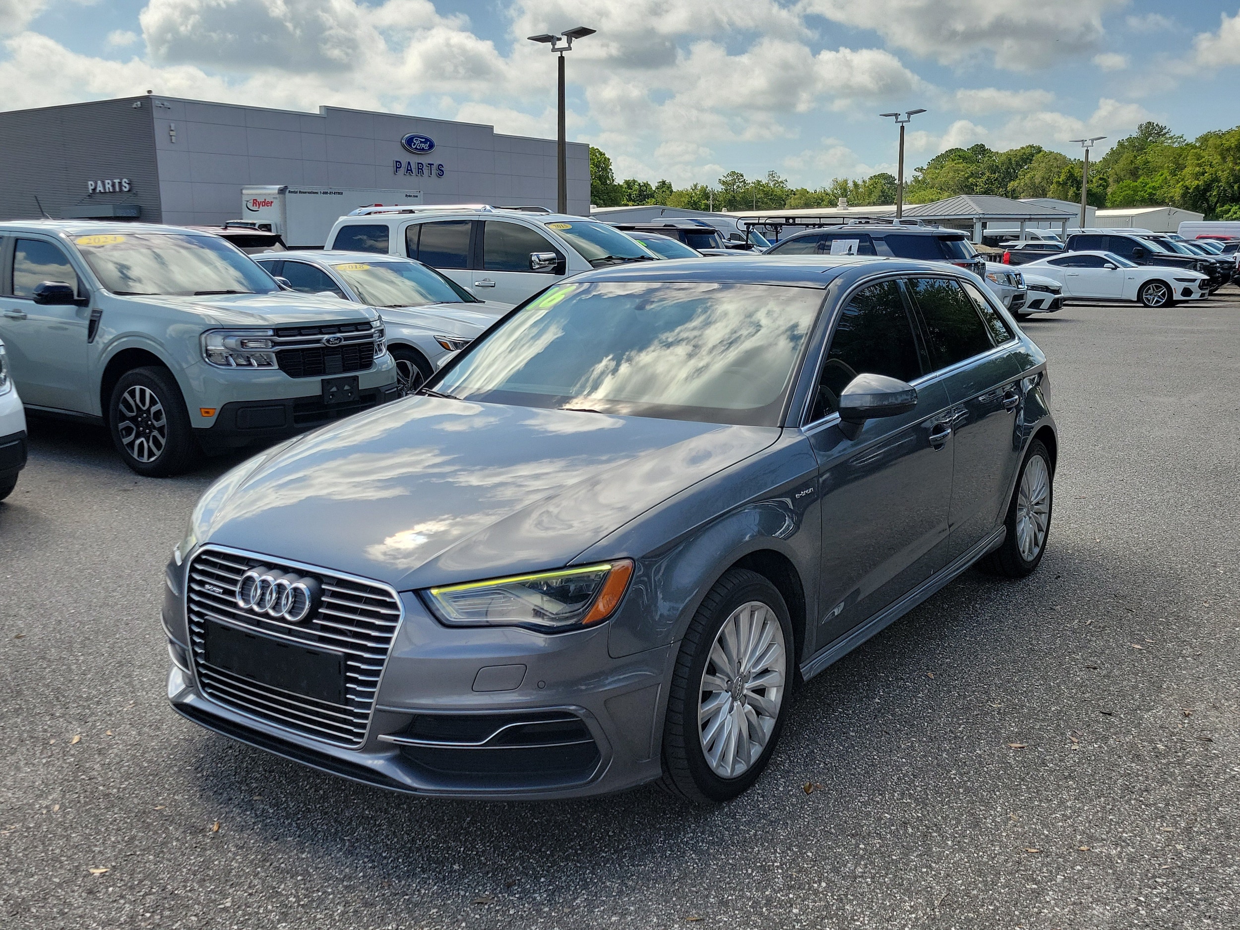2016 Audi A3 e-tron 1.4T S tronic Premium Plus's photo