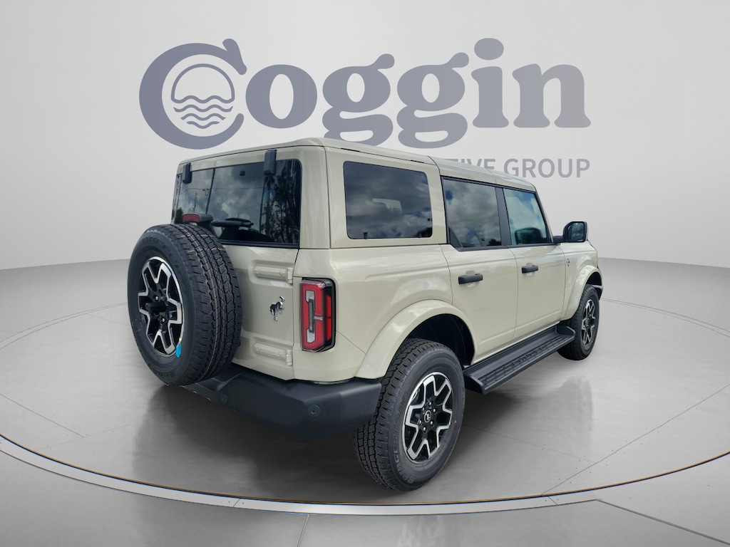 New 2026 Ford Bronco Outer Banks SUV