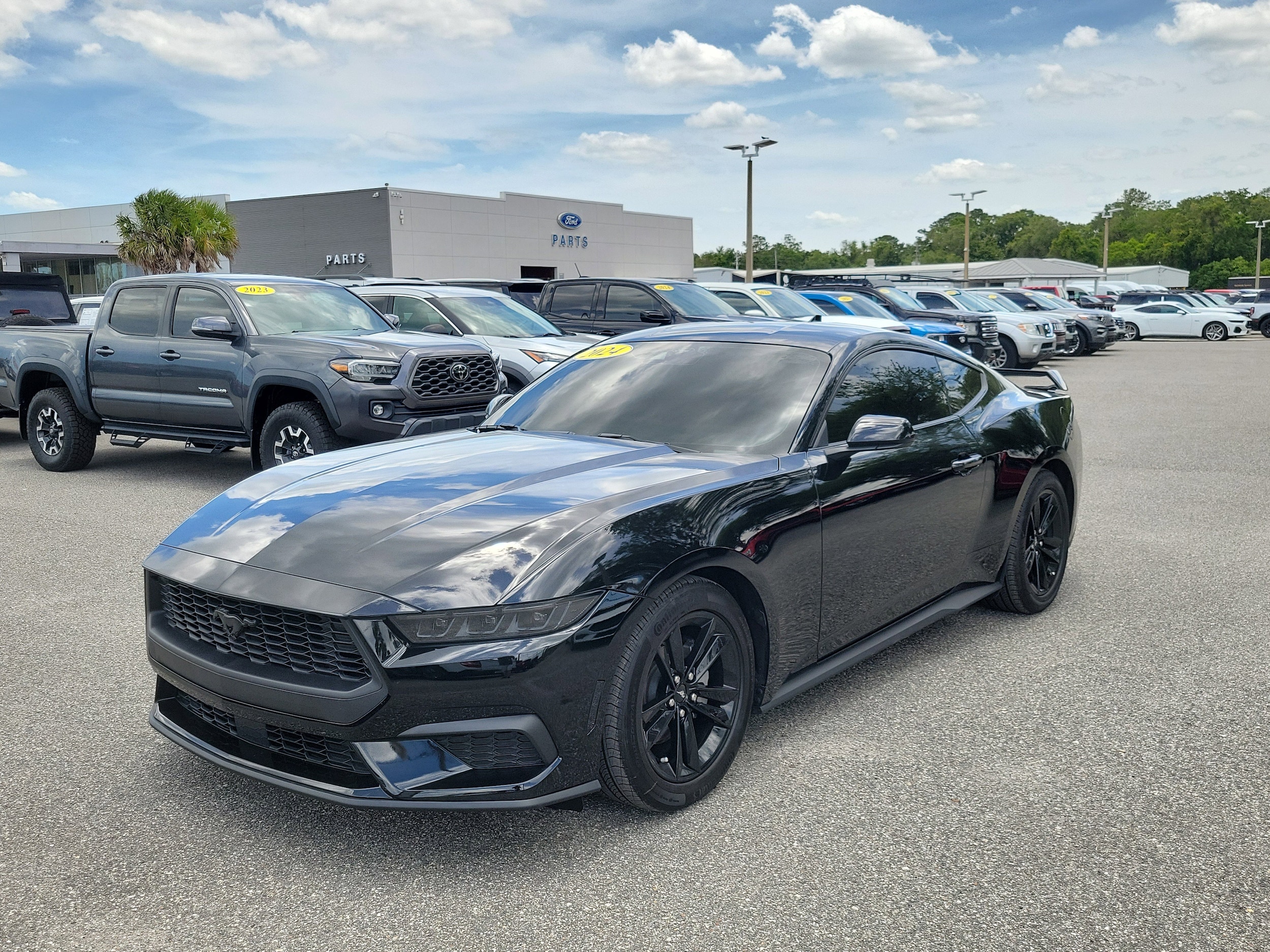 2025 Ford Mustang EcoBoost Fastback's photo