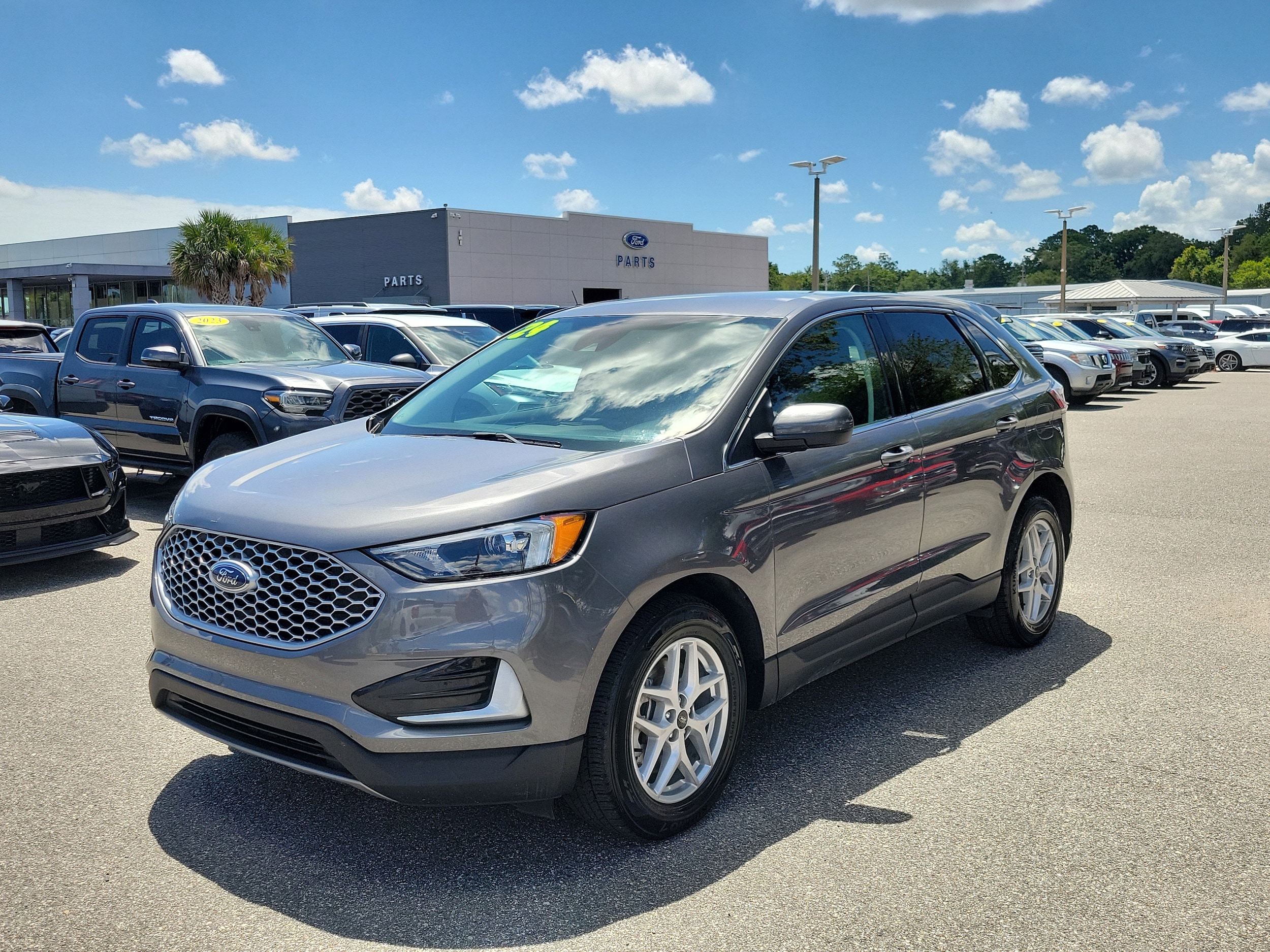 2024 Ford Edge SEL AWD's photo