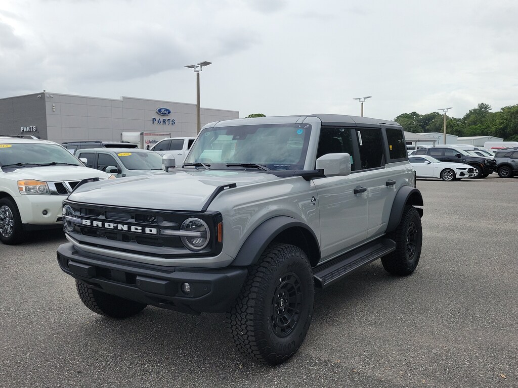 New 2026 Ford Bronco Outer Banks SUV