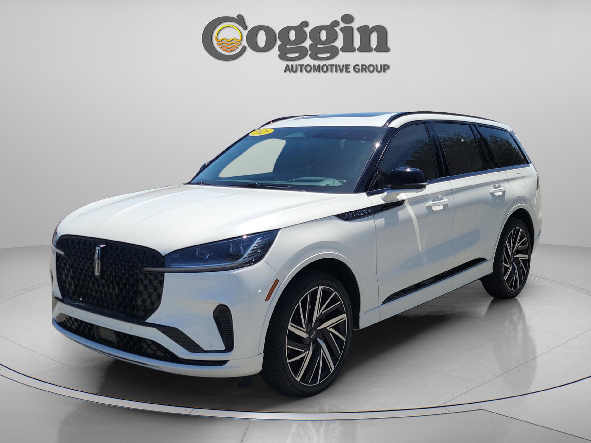 2025 Lincoln Aviator Black Label AWD's photo
