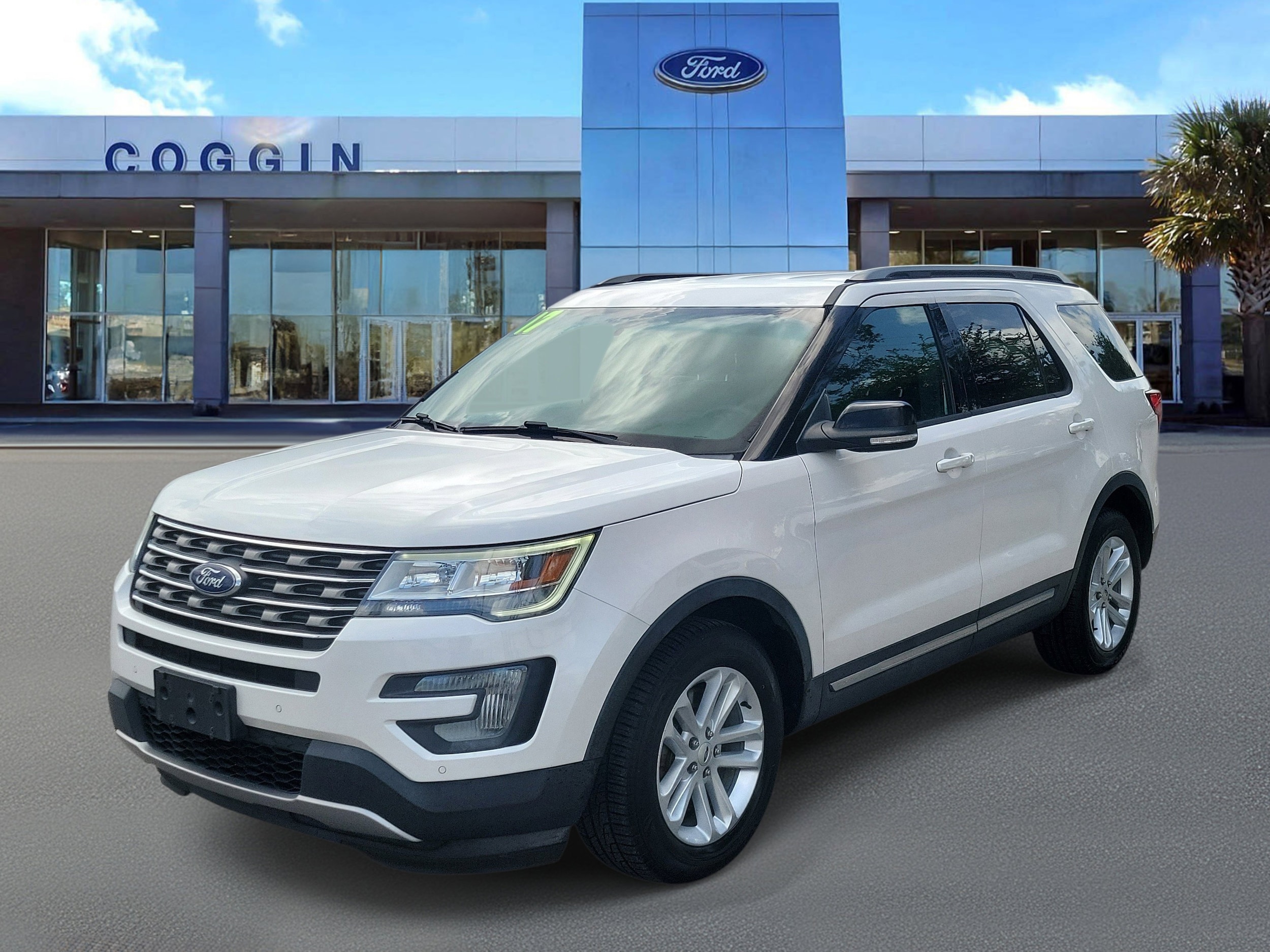2017 Ford Explorer XLT FWD's photo
