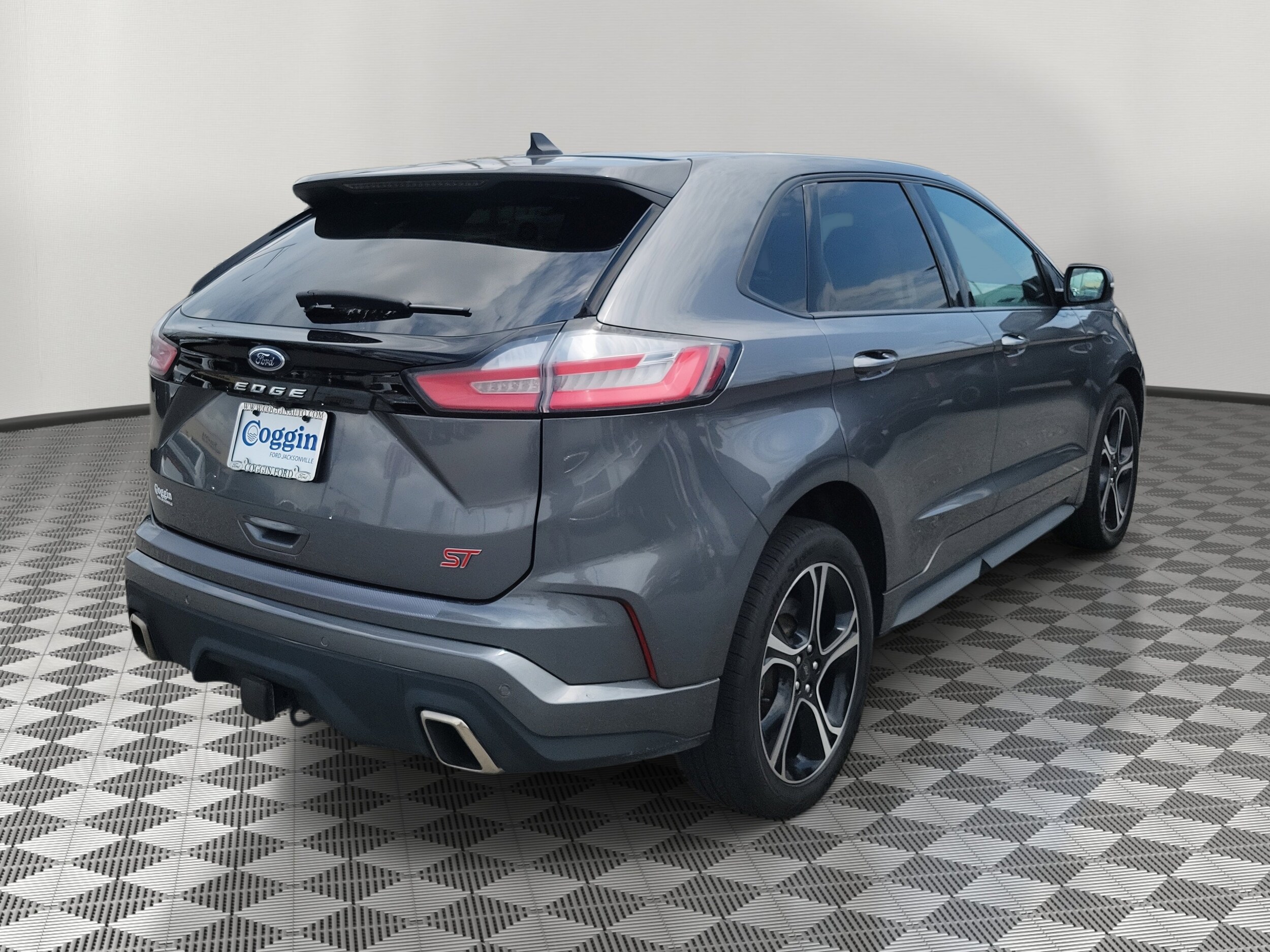 2024 Ford Edge ST photo 3