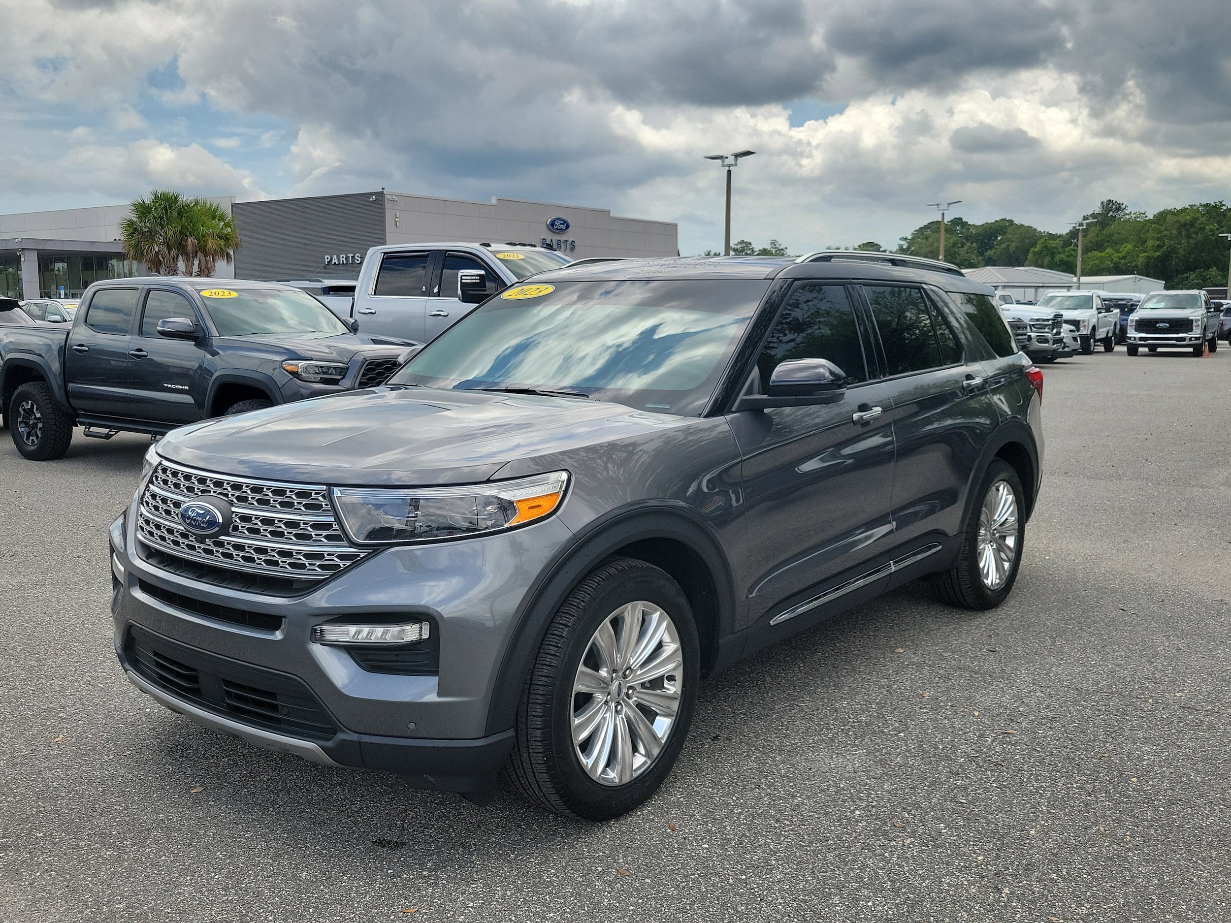 2023 Ford Explorer Limited High Package RWD's photo