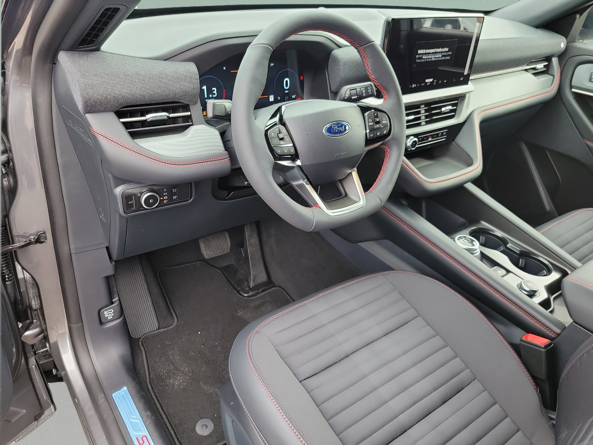 2026 Ford Explorer ST-Line - Photo 7